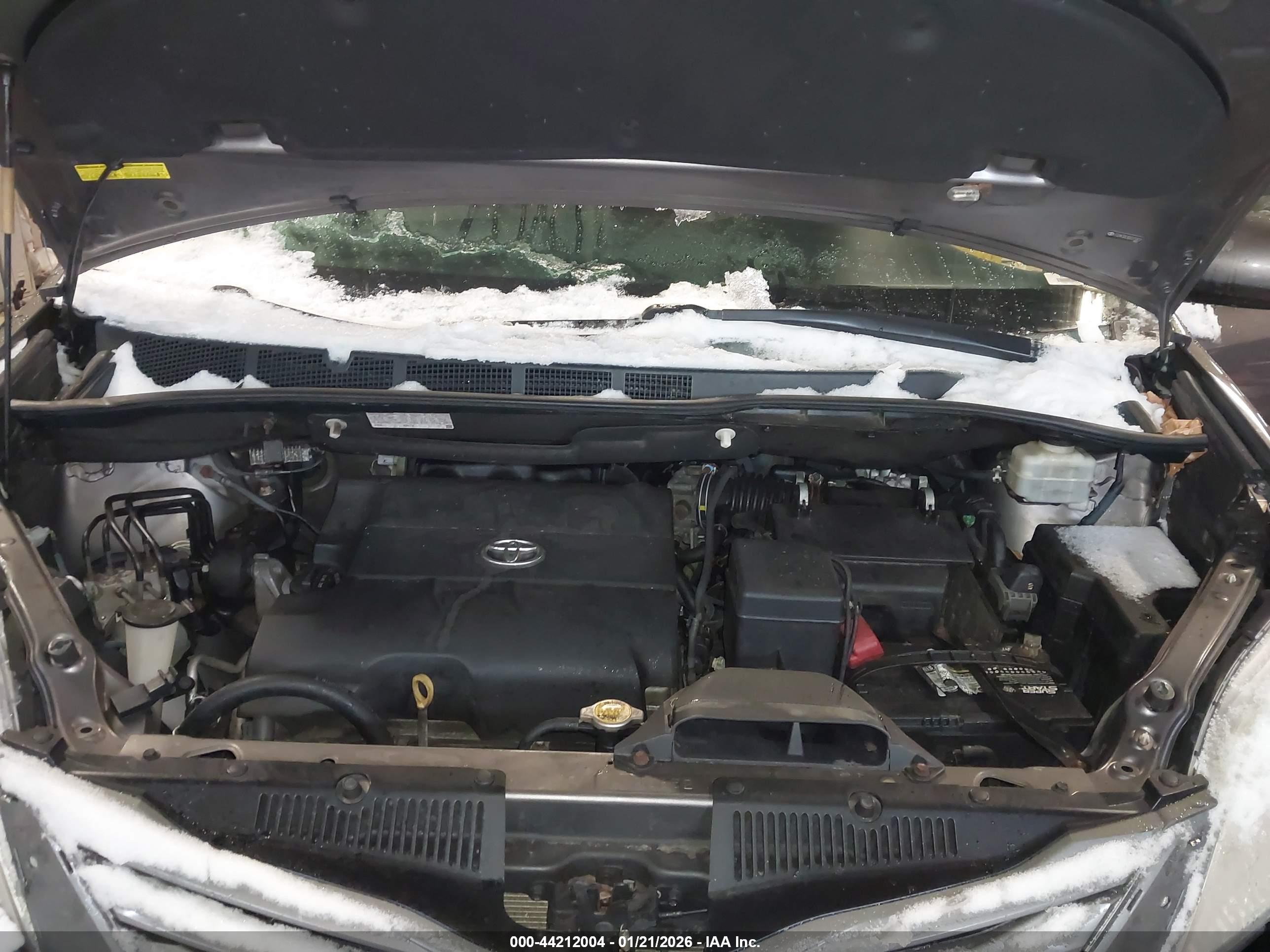 TOYOTA SIENNA image 10