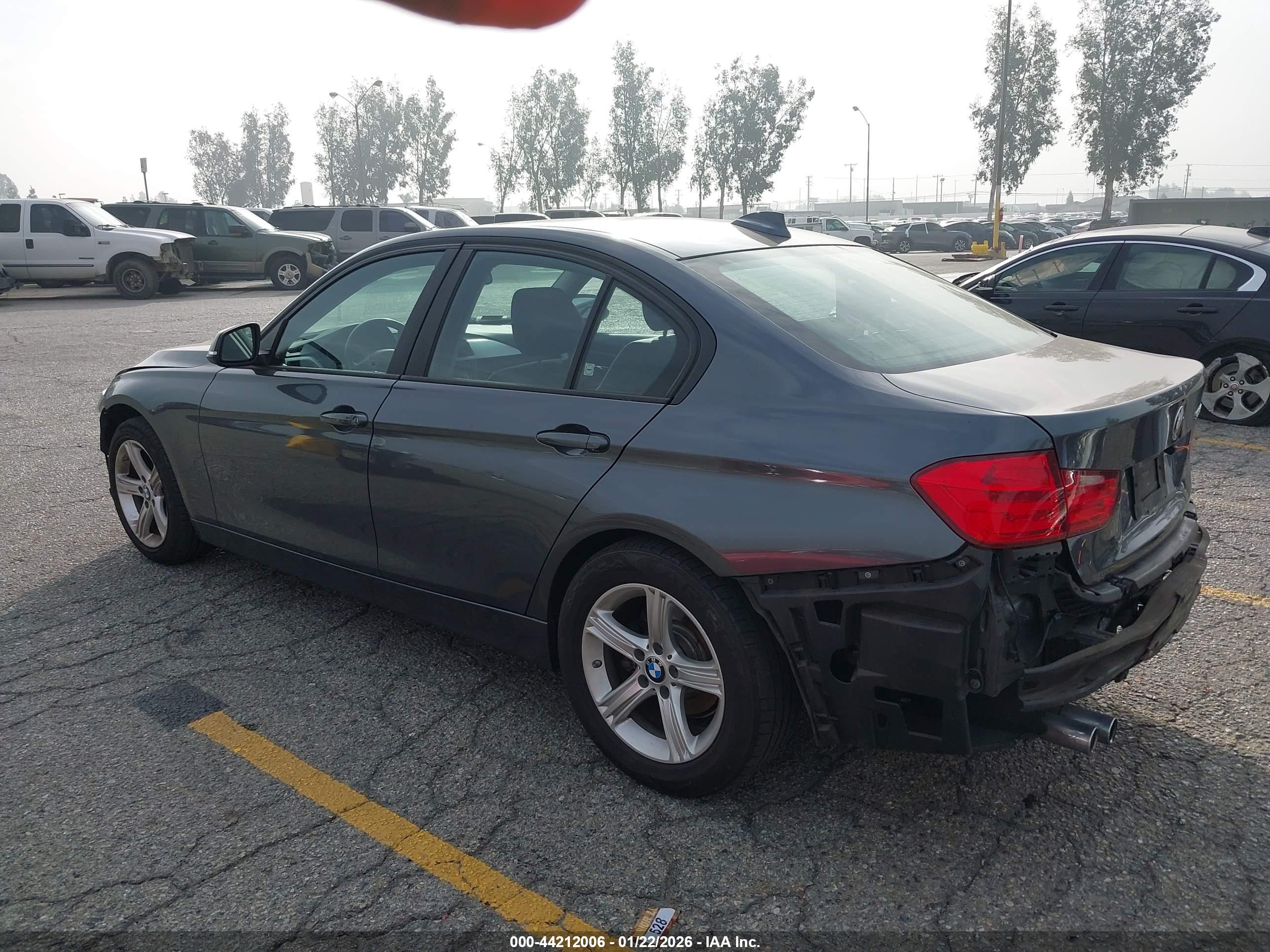 BMW 328I image 3