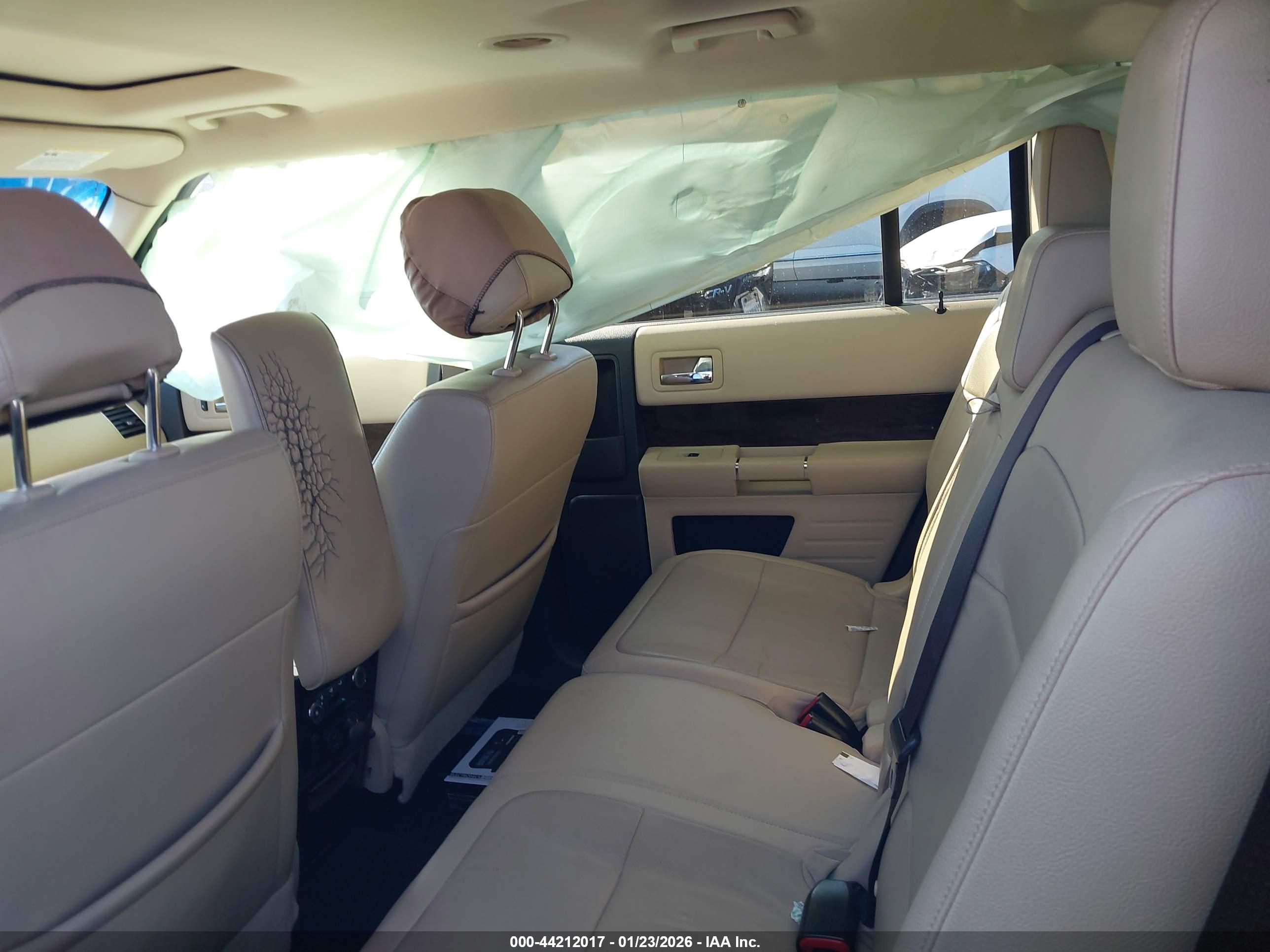 FORD FLEX image 8