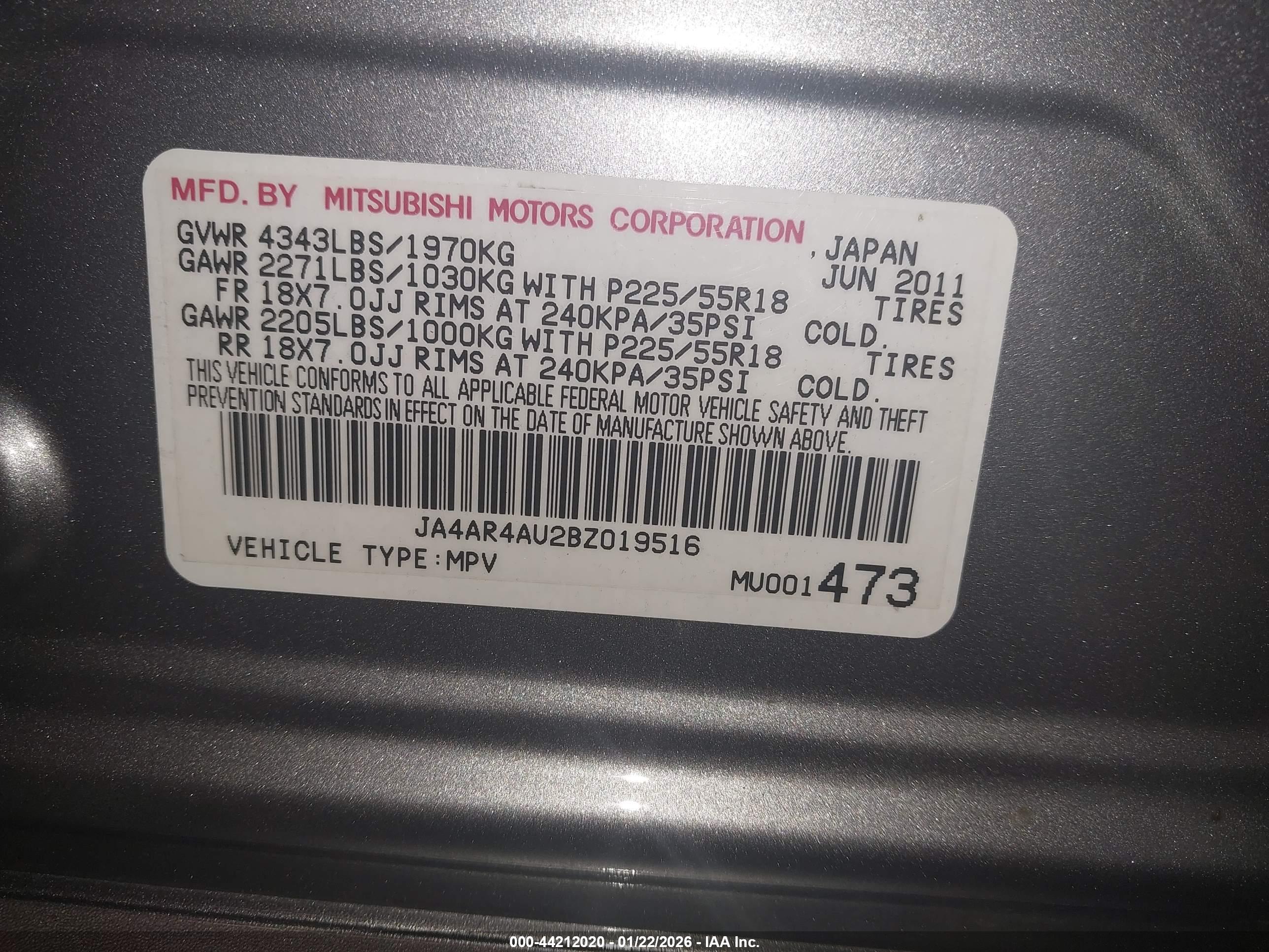 MITSUBISHI OUTLANDER image 9