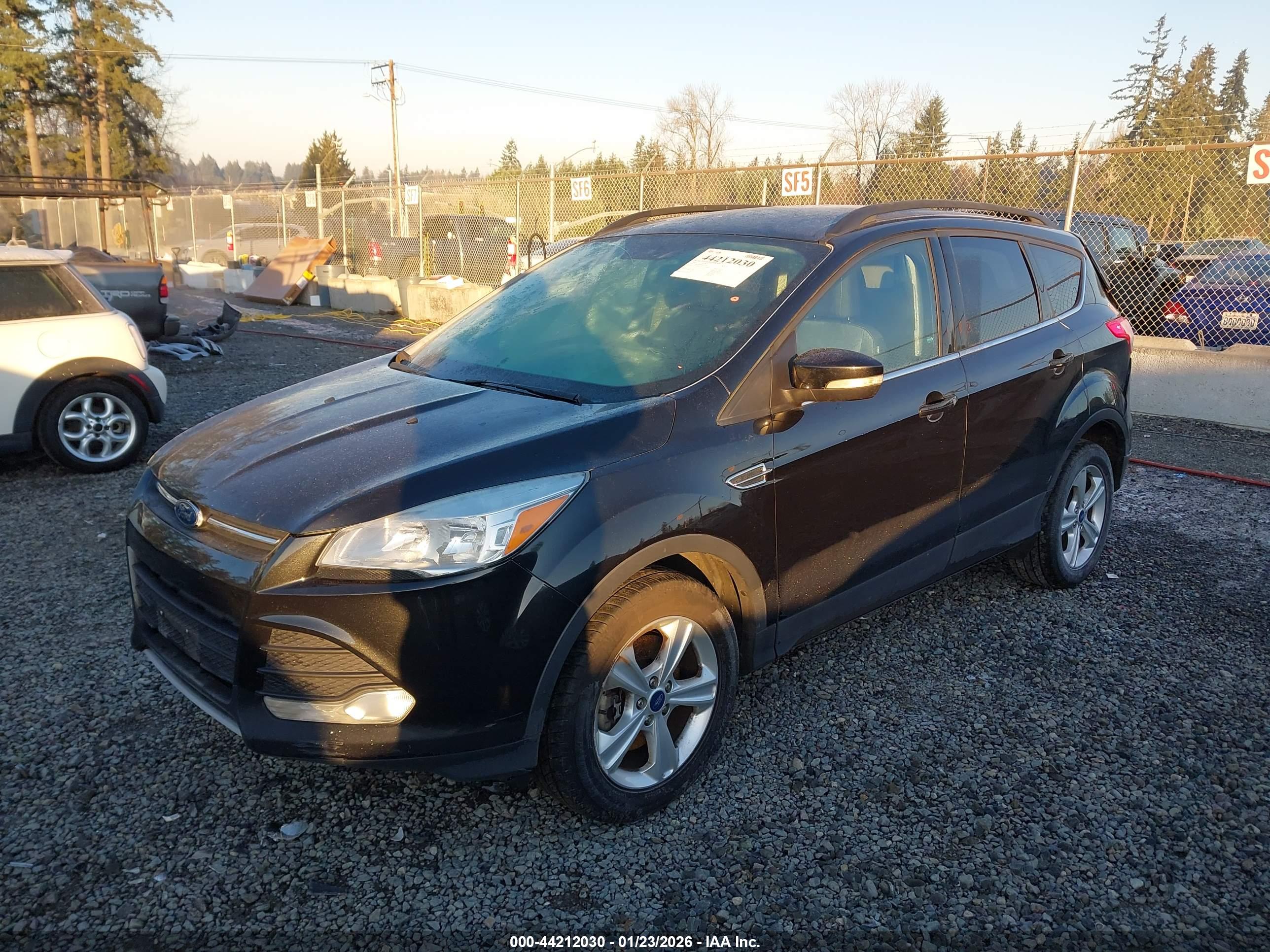 FORD ESCAPE image 2
