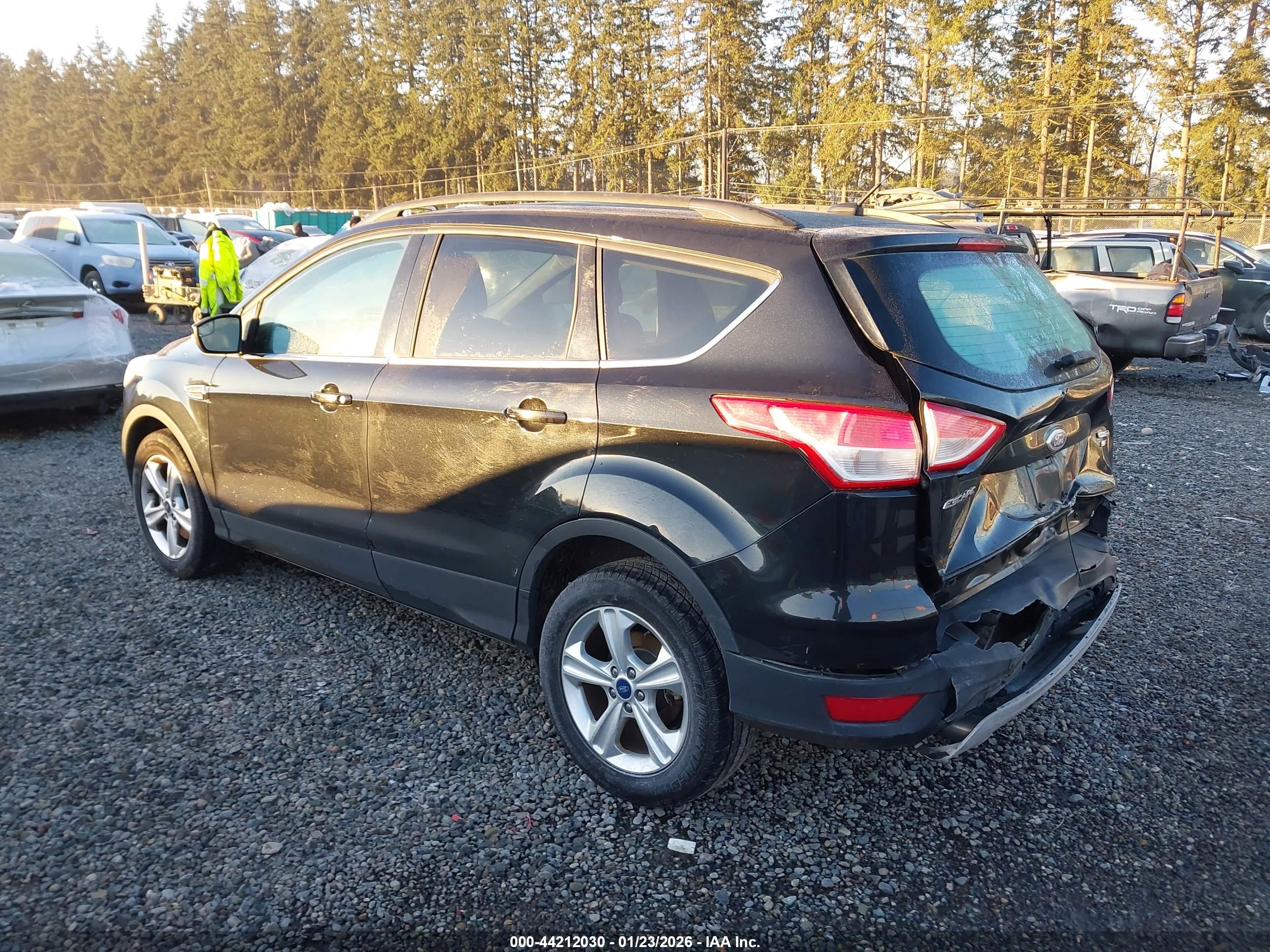 FORD ESCAPE image 3
