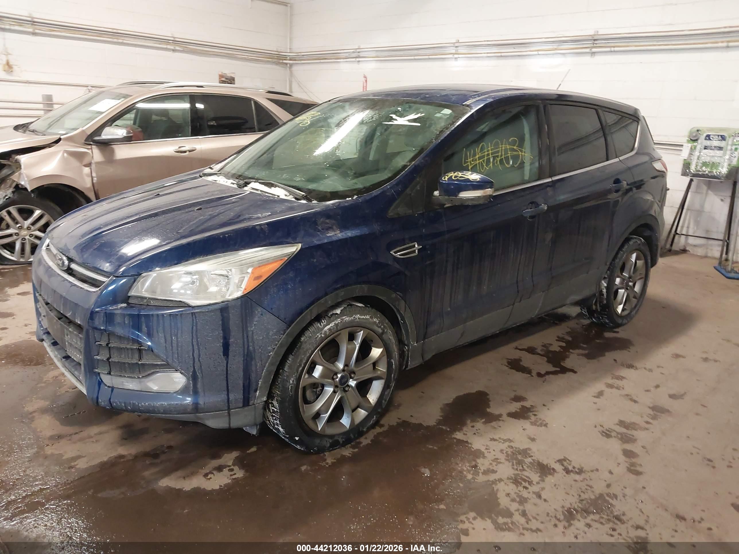 FORD ESCAPE image 2