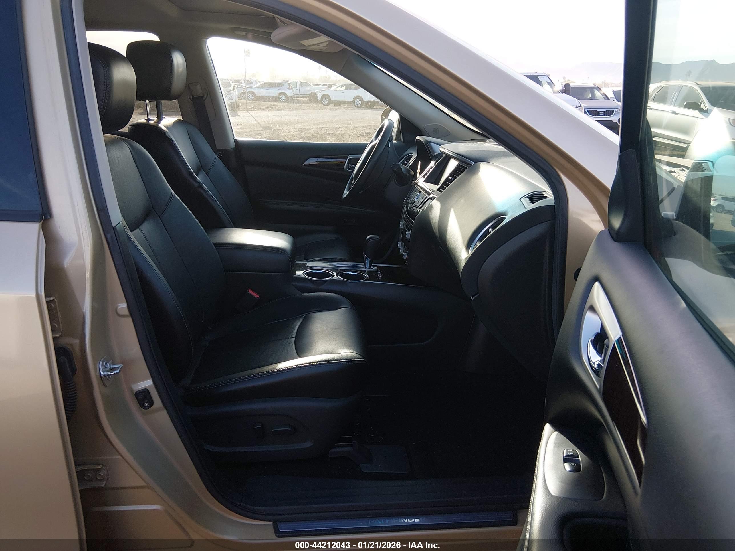 NISSAN PATHFINDER image 5