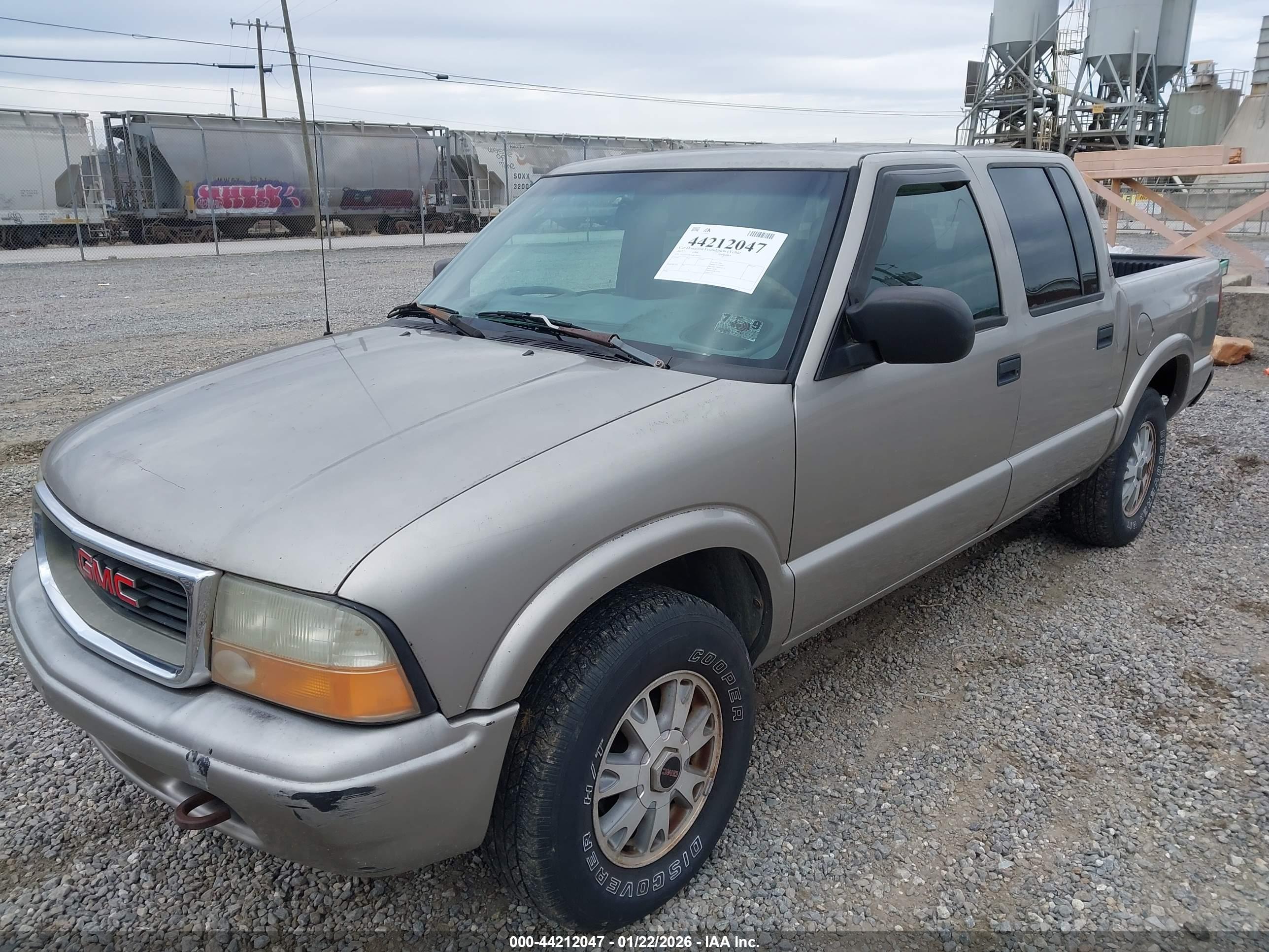 GMC SONOMA image 2