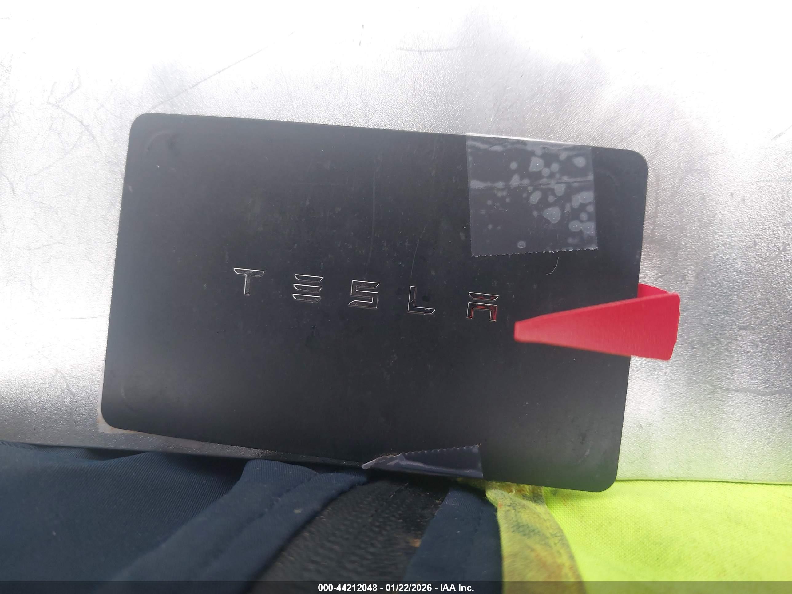 TESLA MODEL image 11