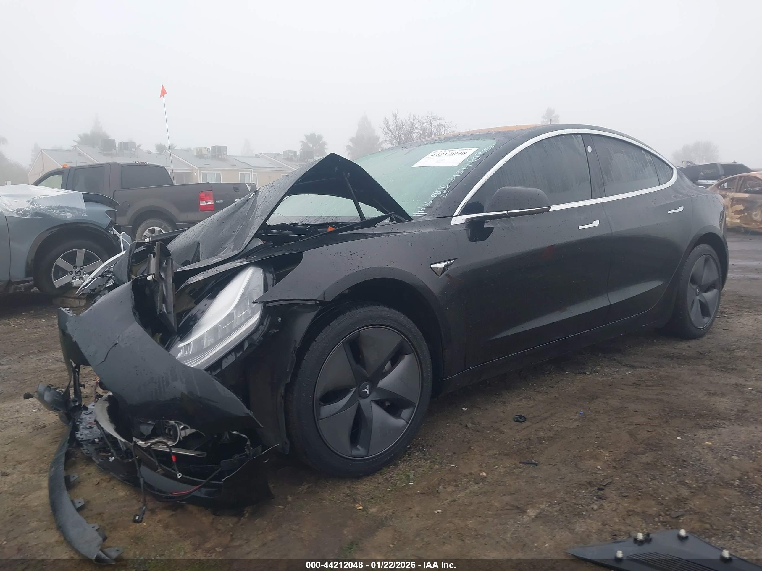 TESLA MODEL image 2
