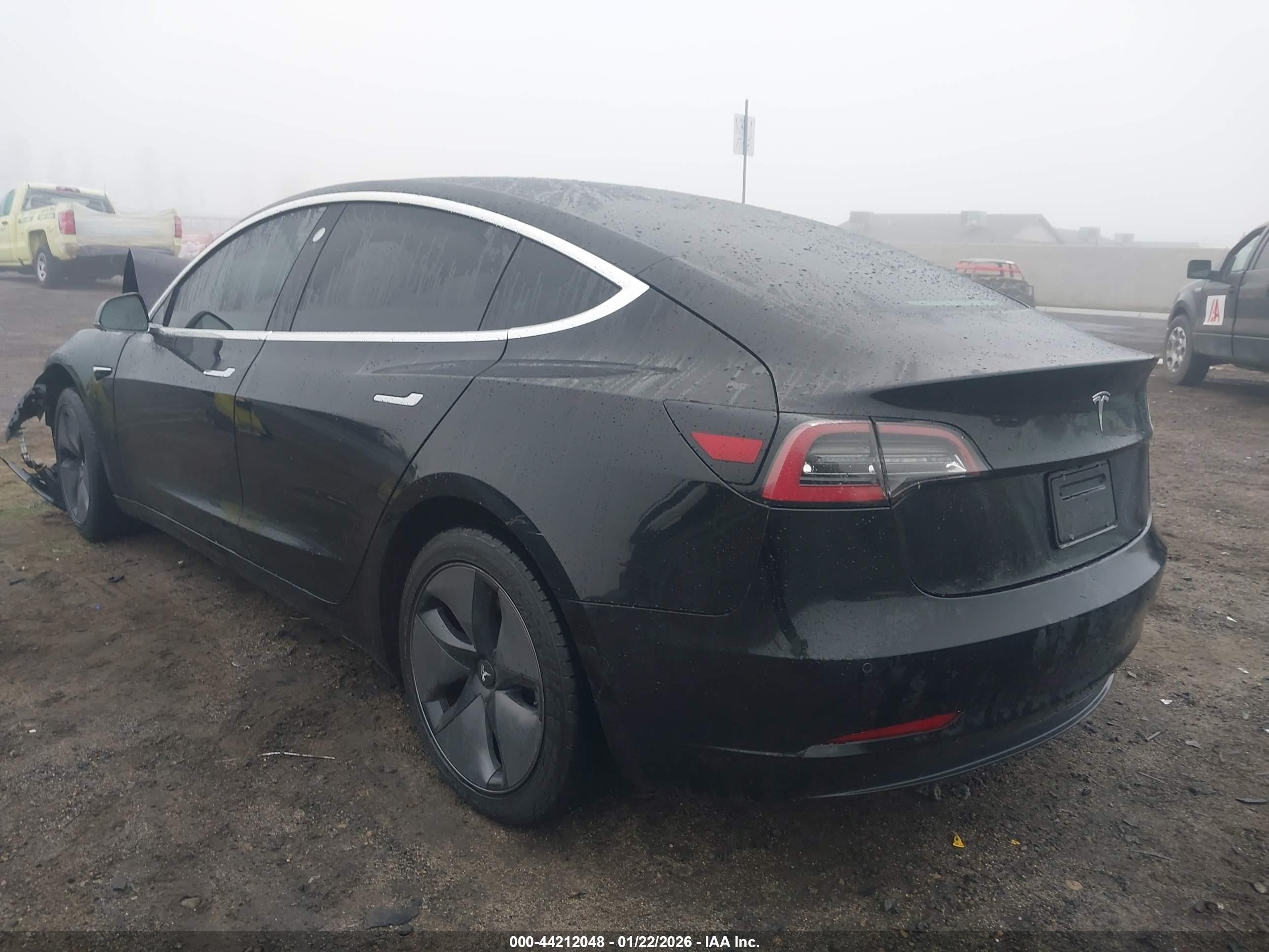 TESLA MODEL image 3