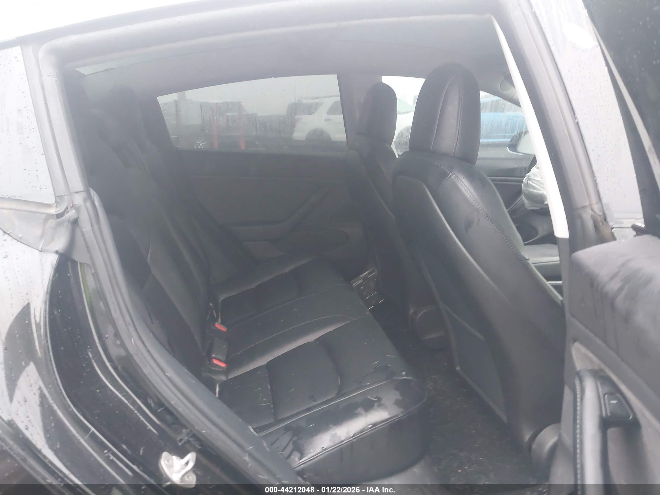 TESLA MODEL image 8