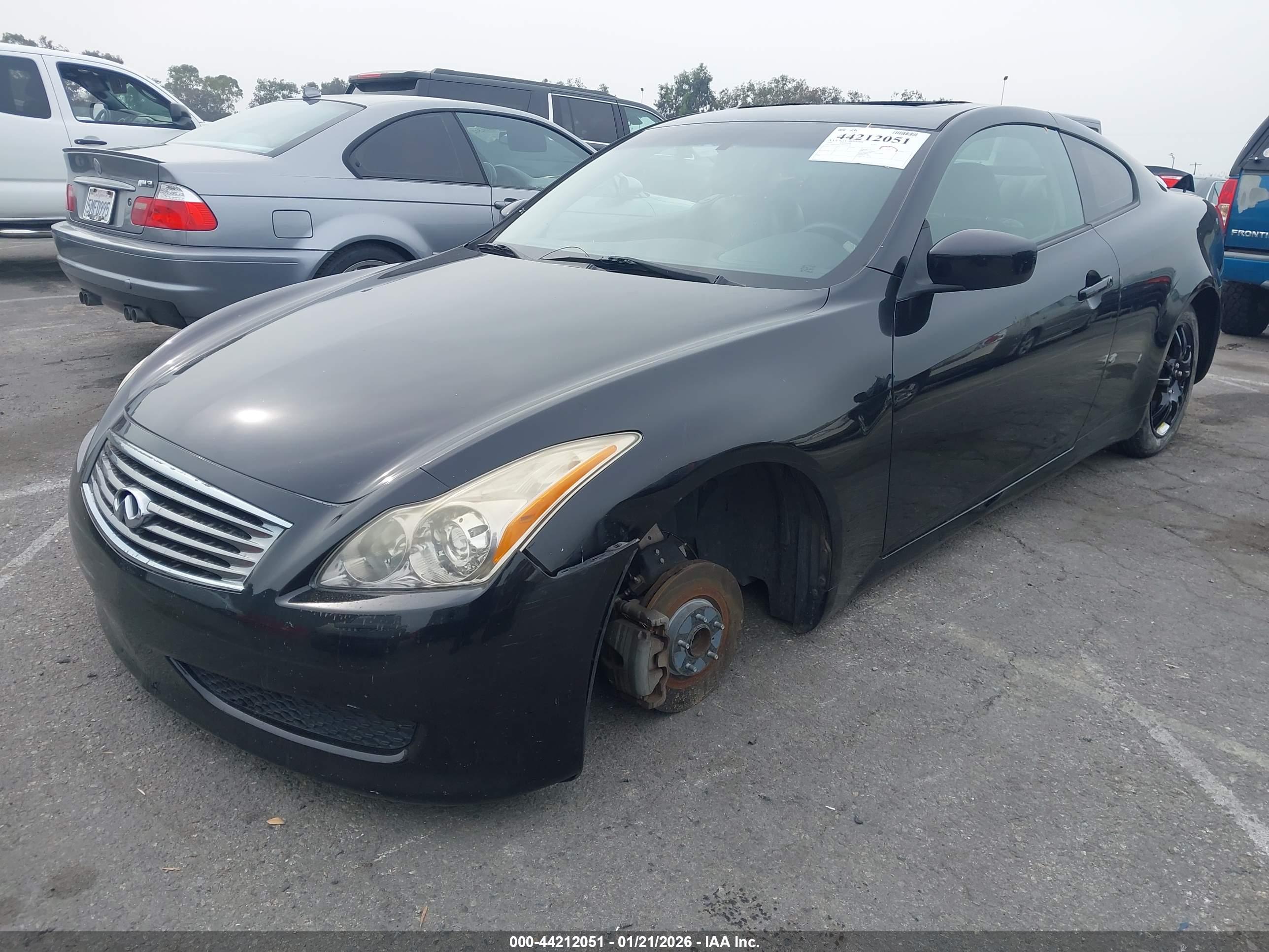 INFINITI G37 image 2