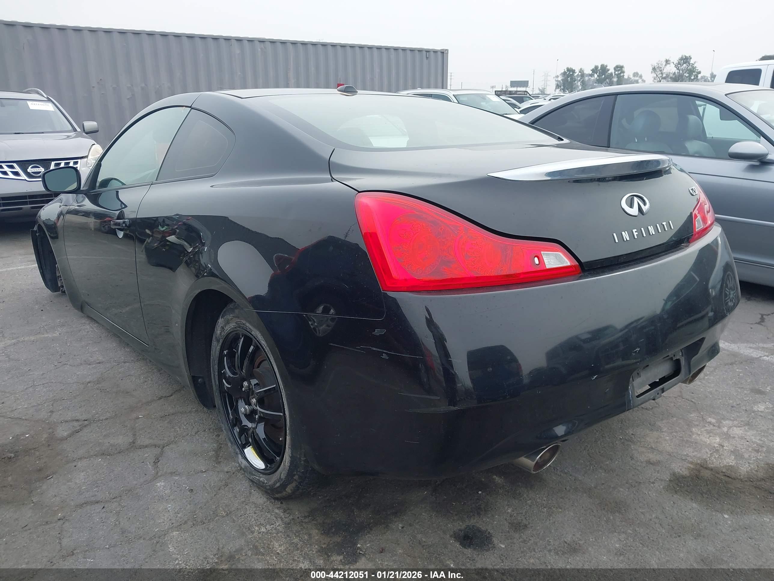 INFINITI G37 image 3