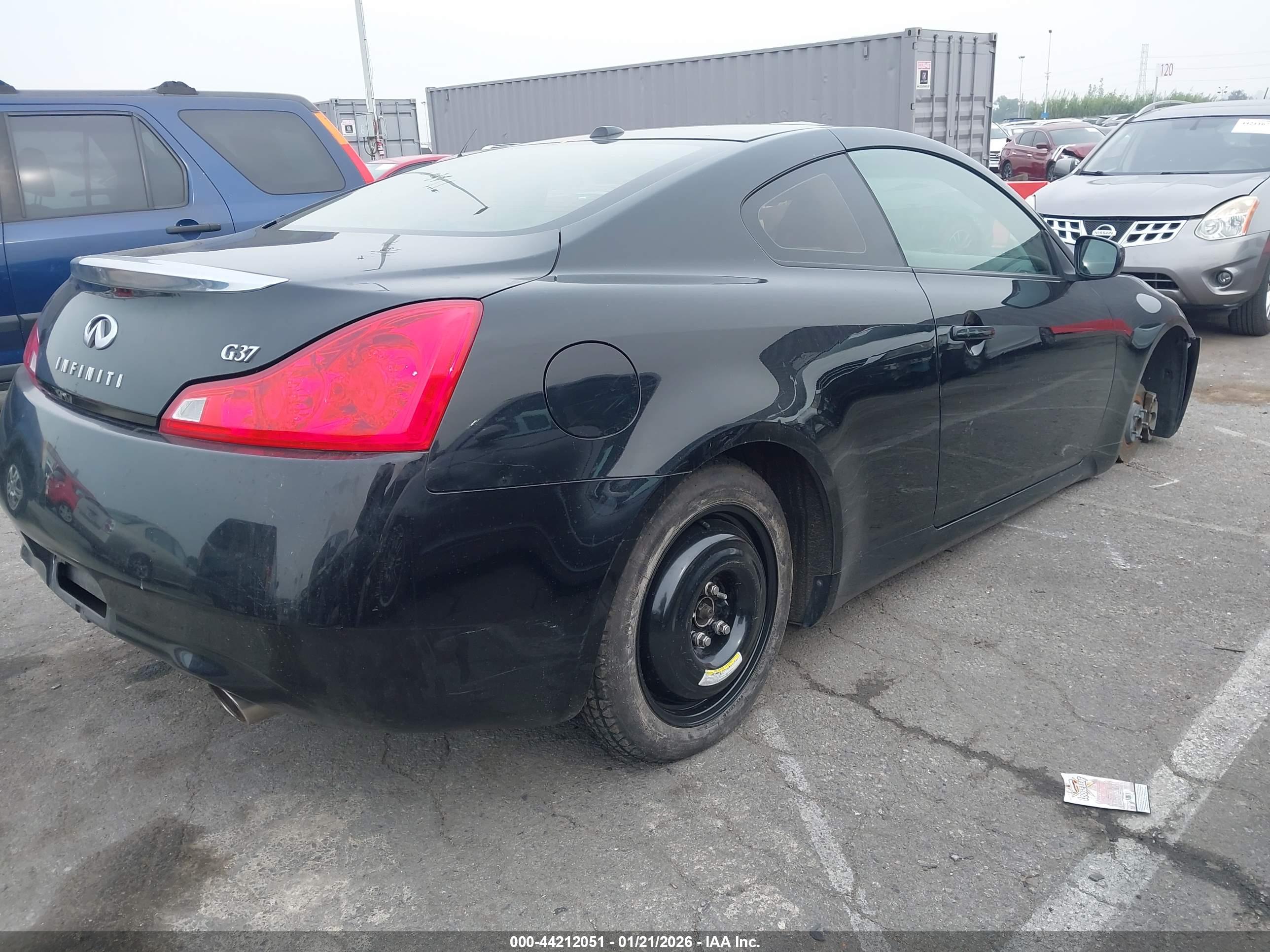 INFINITI G37 image 4
