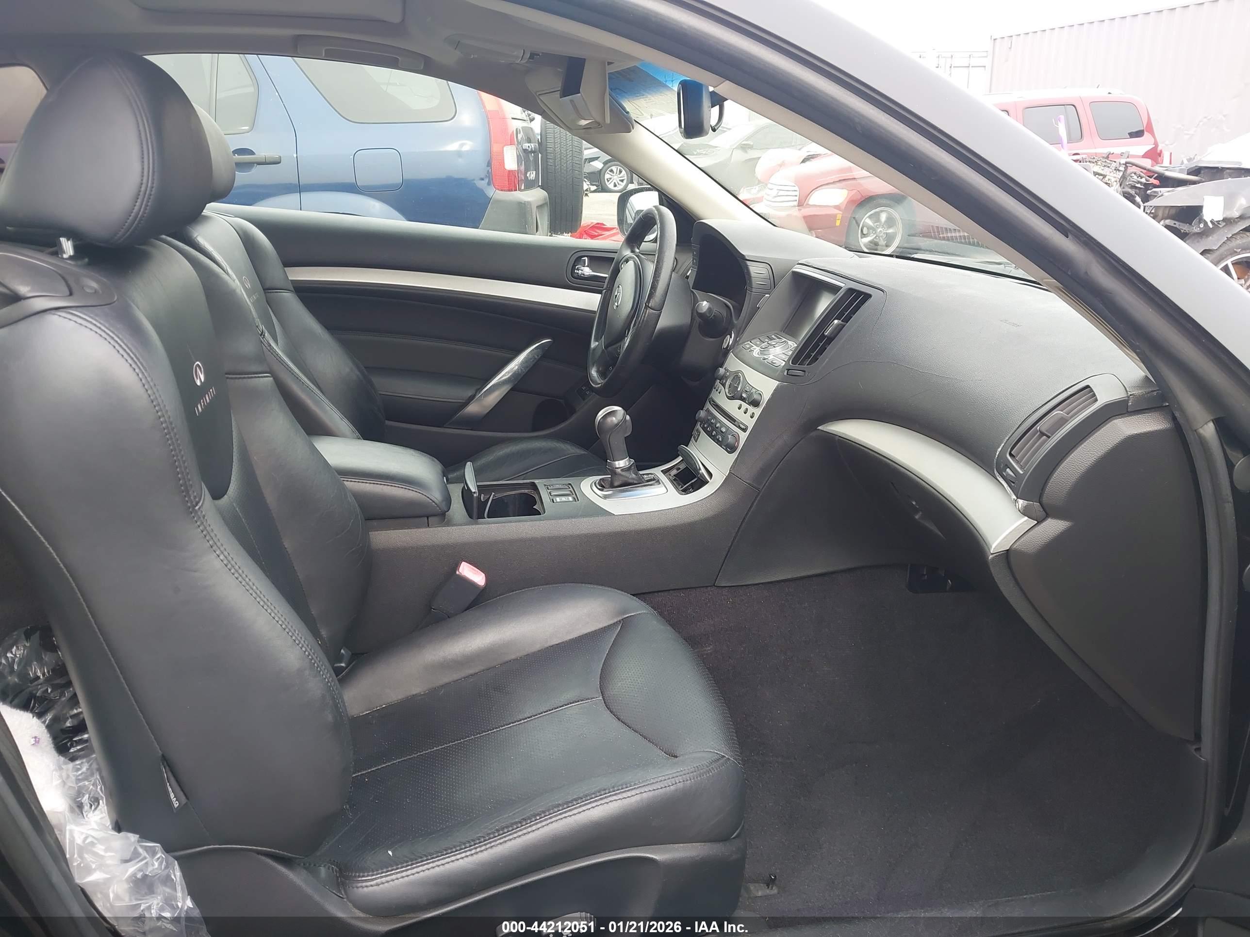 INFINITI G37 image 5