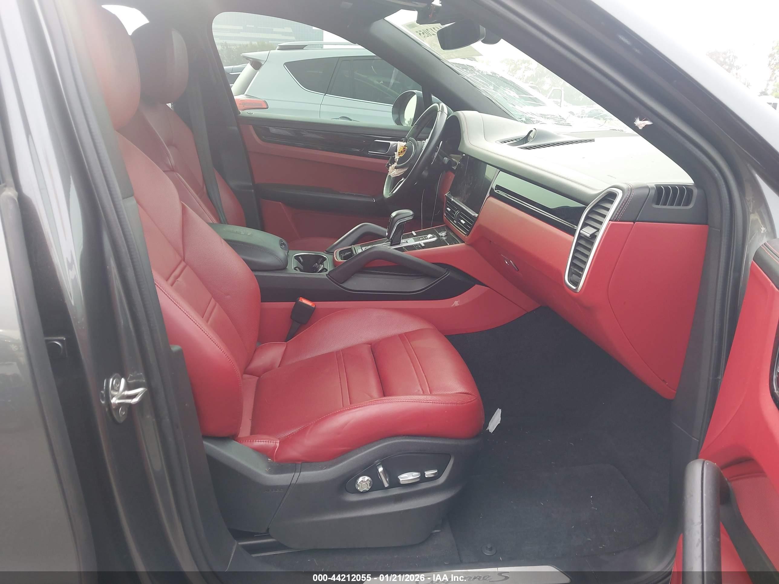 PORSCHE CAYENNE image 5