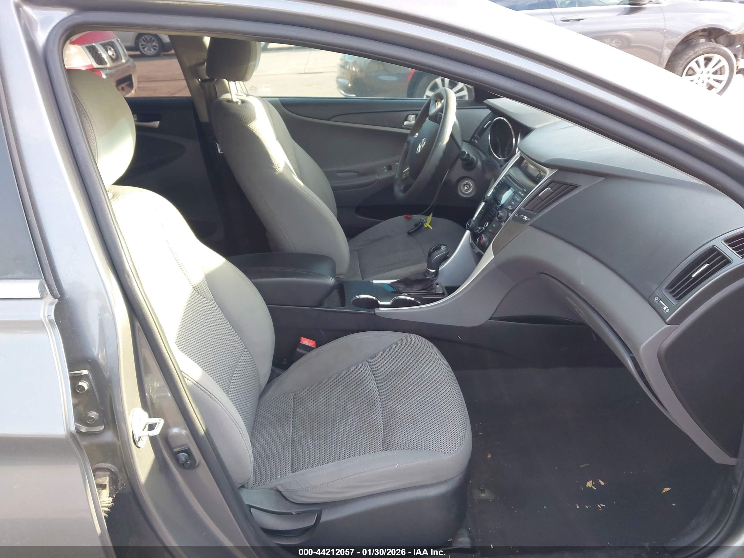 HYUNDAI SONATA image 5