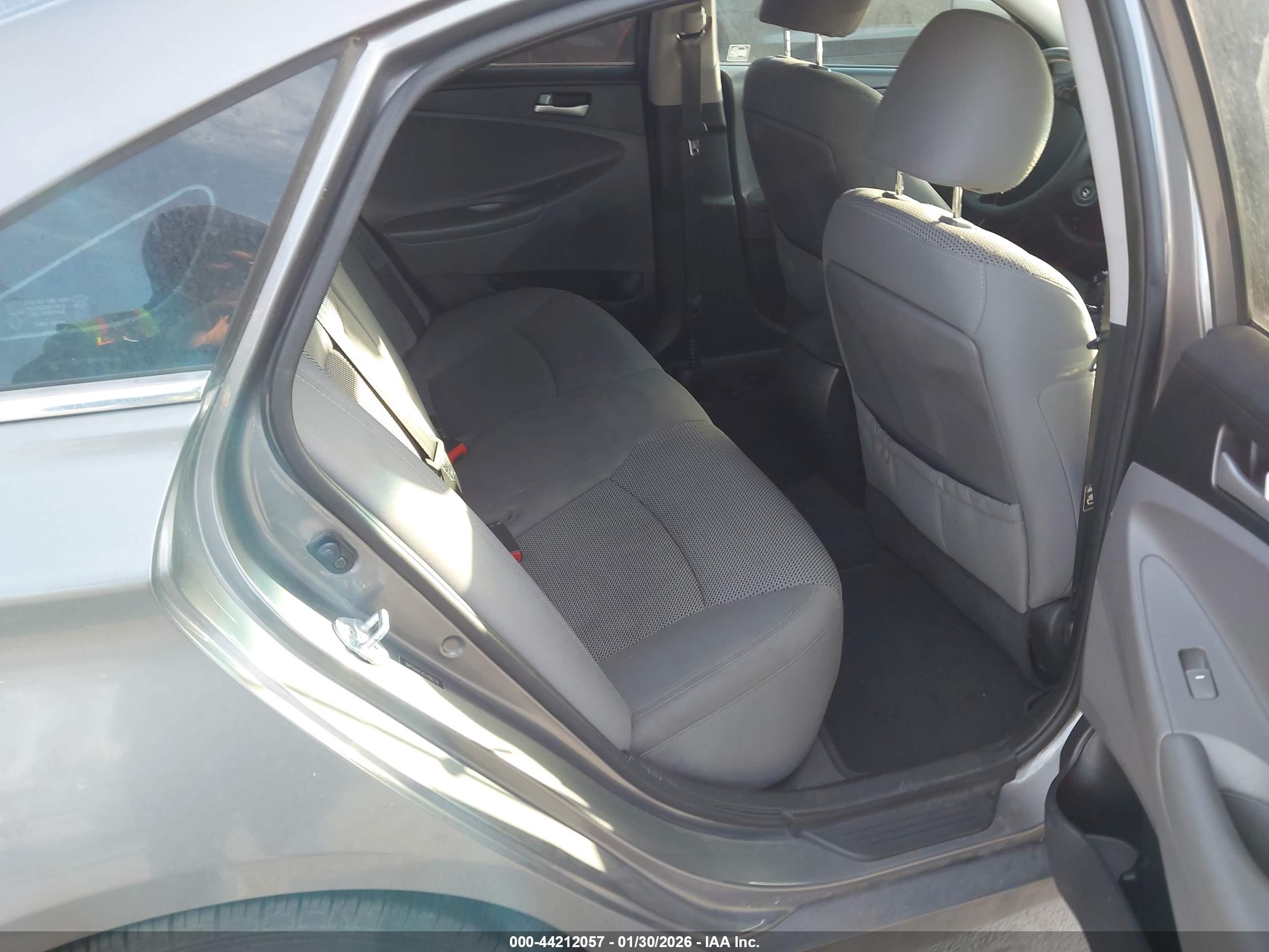 HYUNDAI SONATA image 8