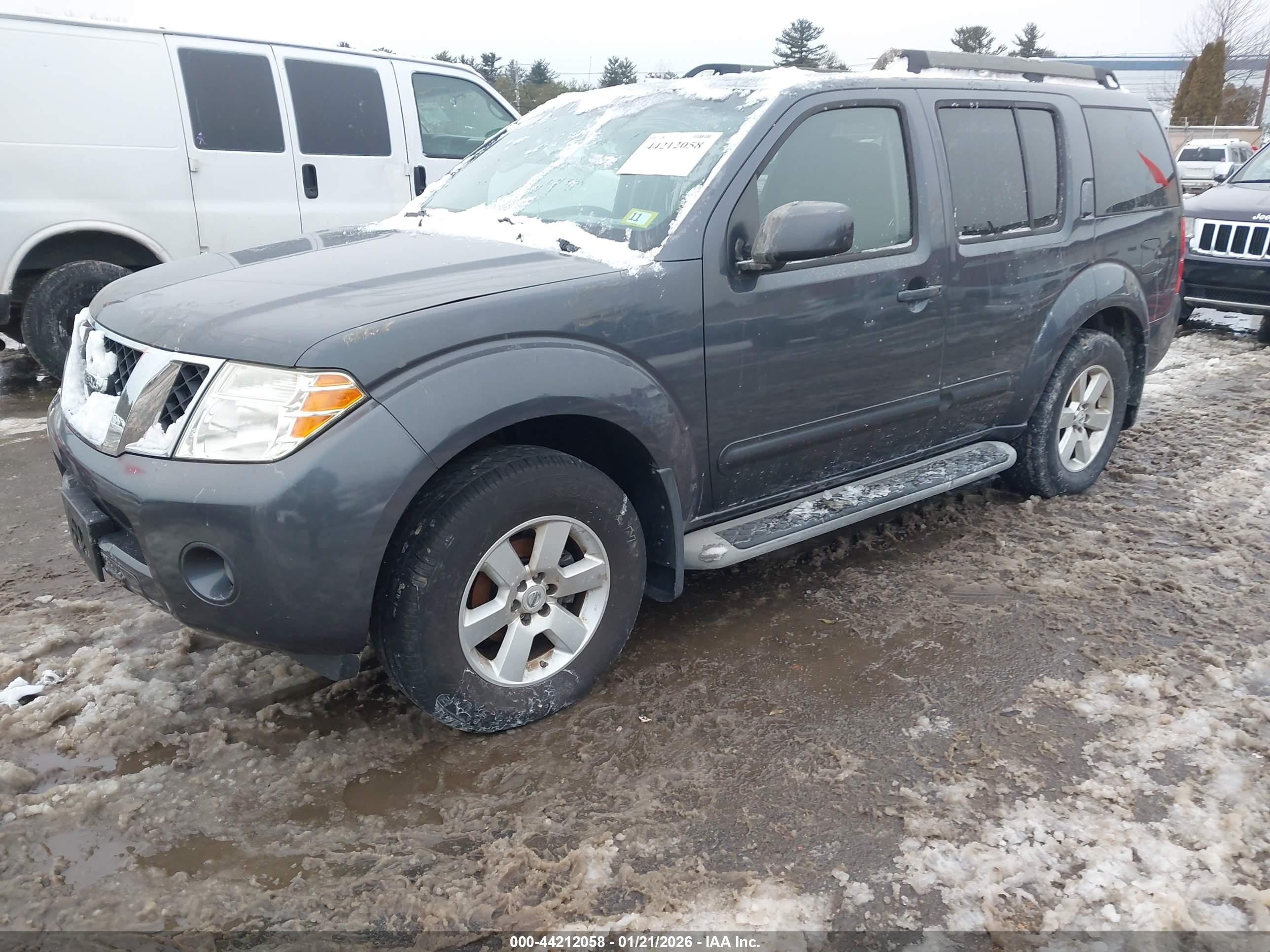NISSAN PATHFINDER image 2