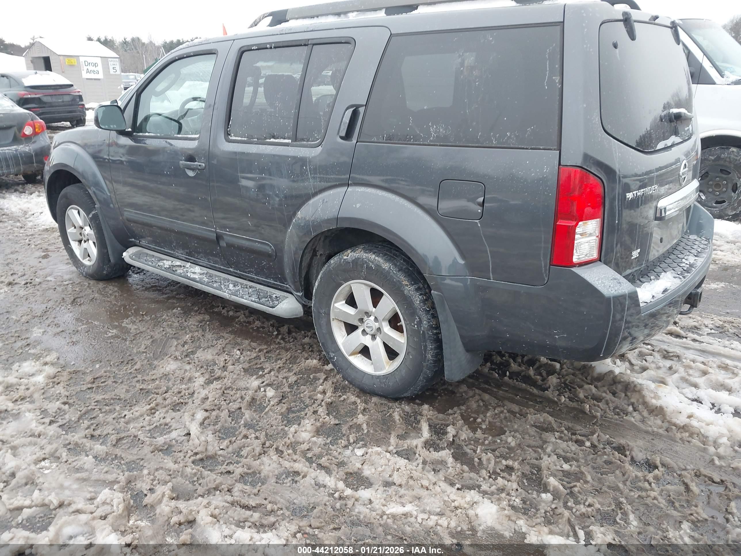 NISSAN PATHFINDER image 3