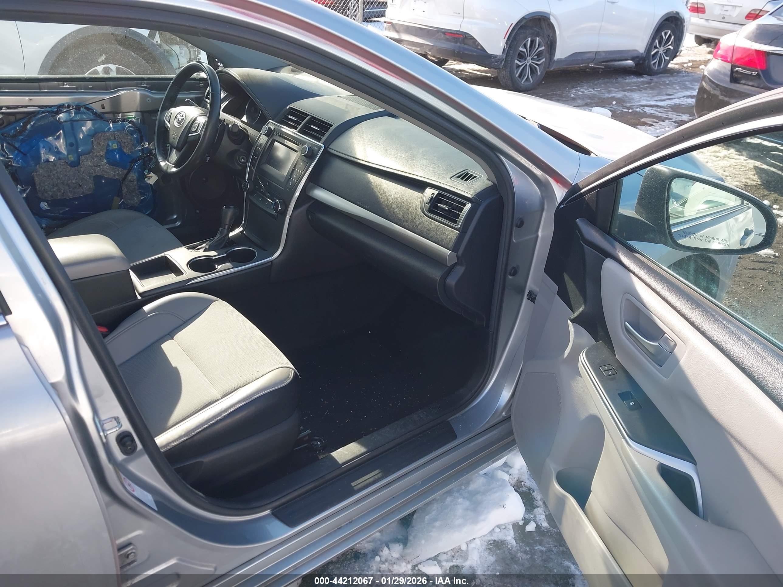 TOYOTA CAMRY image 5