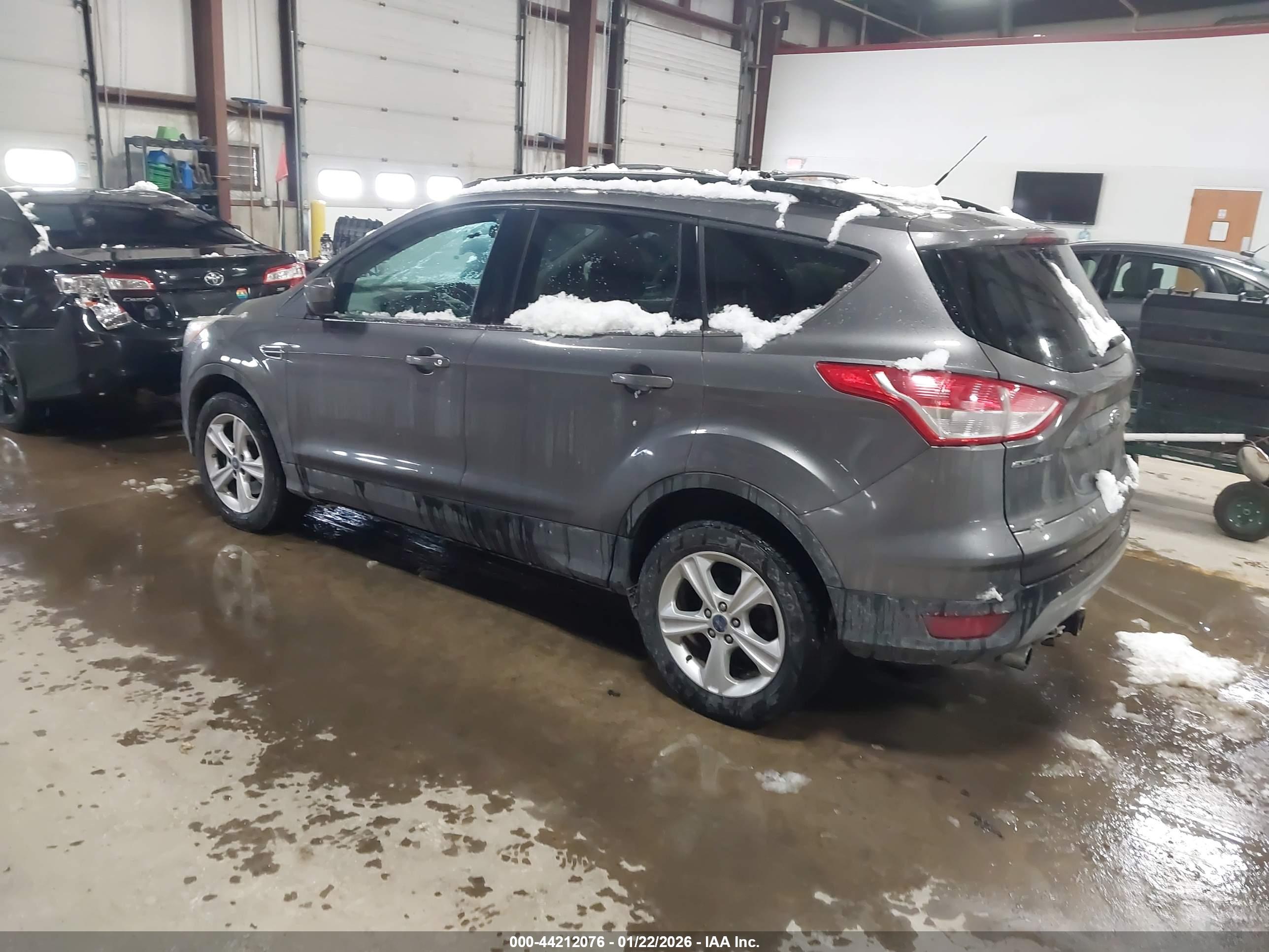 FORD ESCAPE image 3