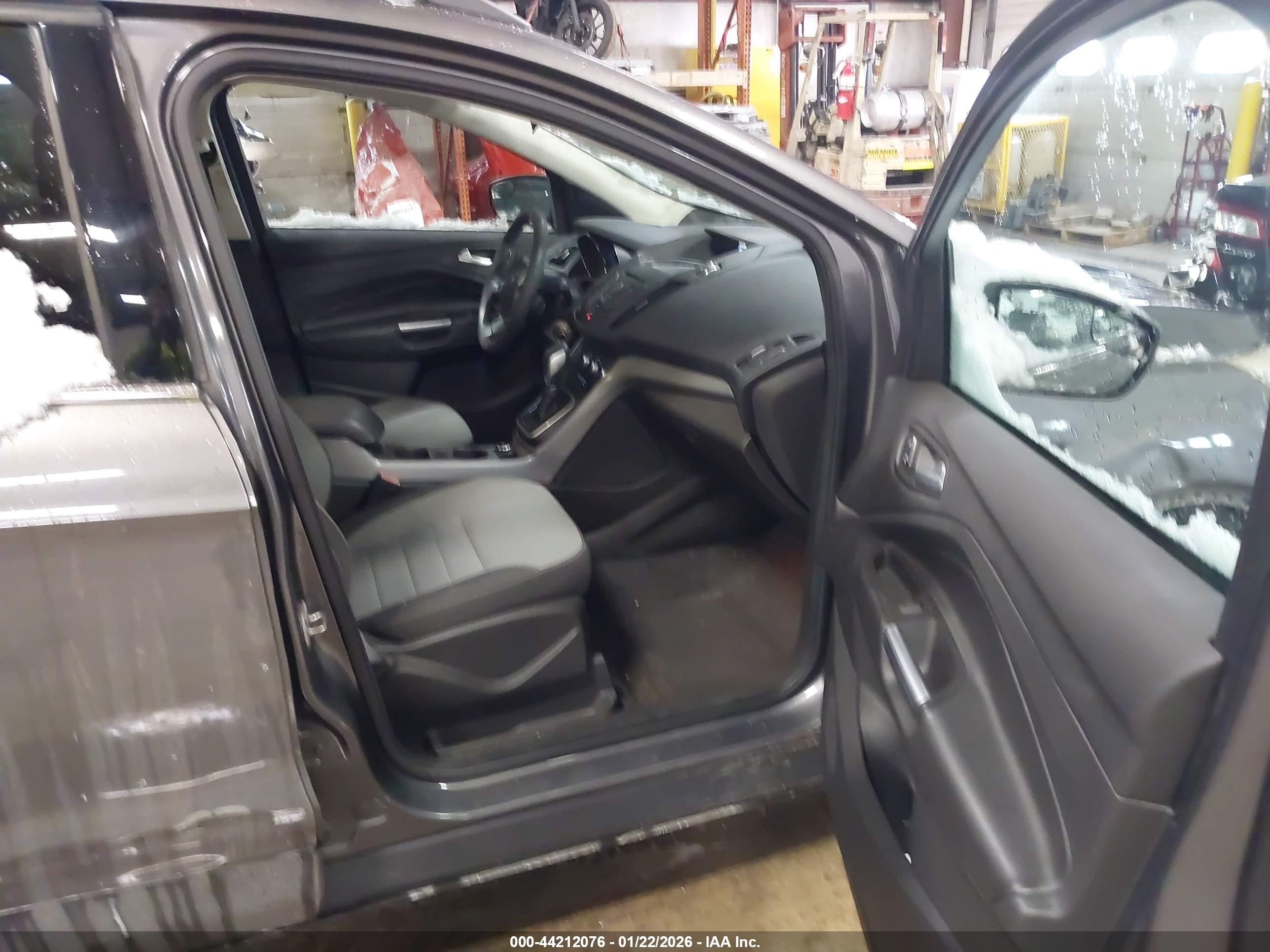 FORD ESCAPE image 5