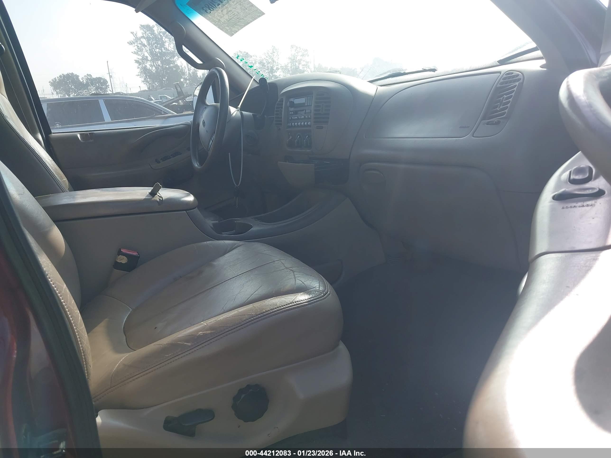 FORD EXPEDITION image 5