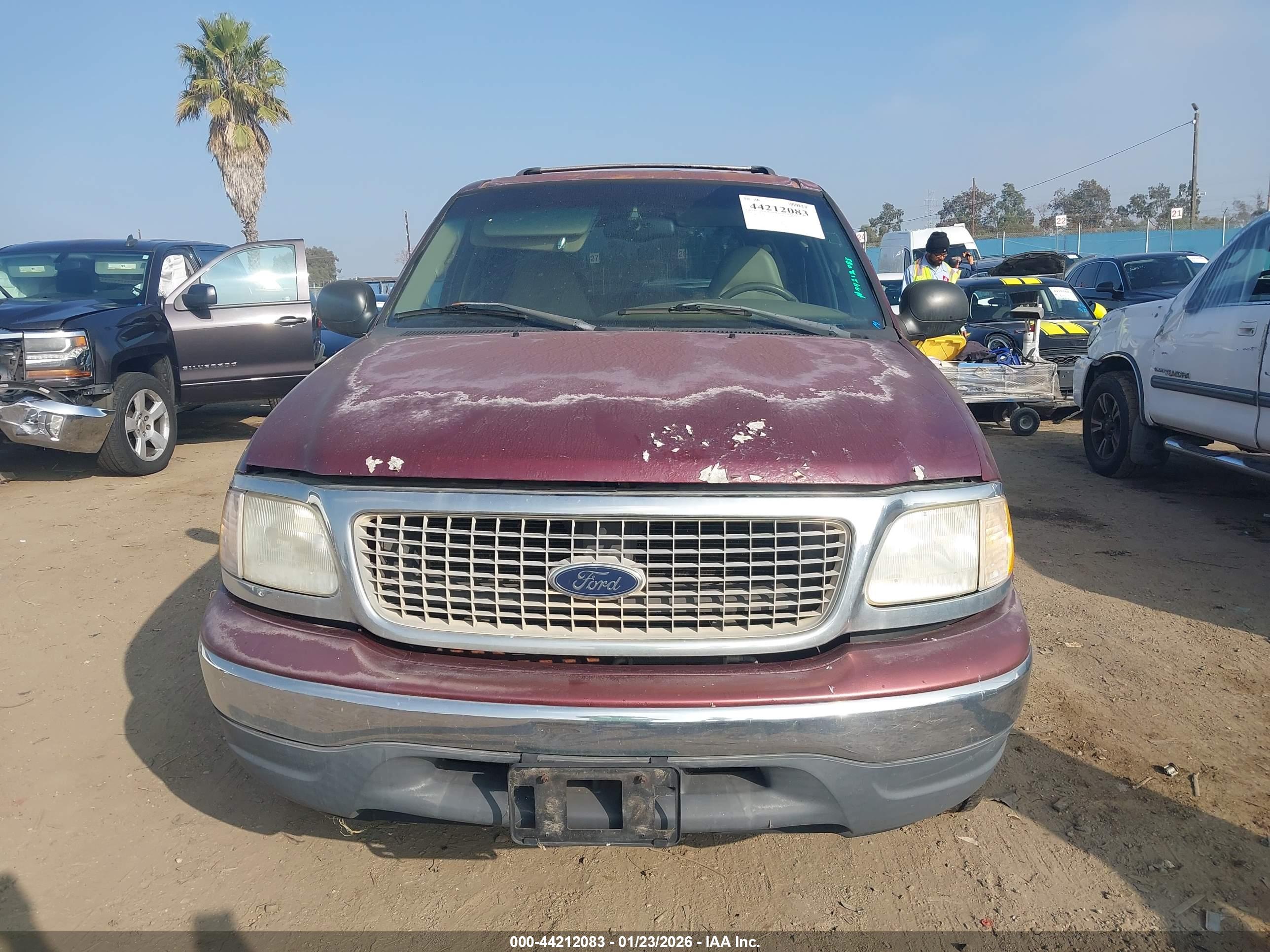 FORD EXPEDITION image 6