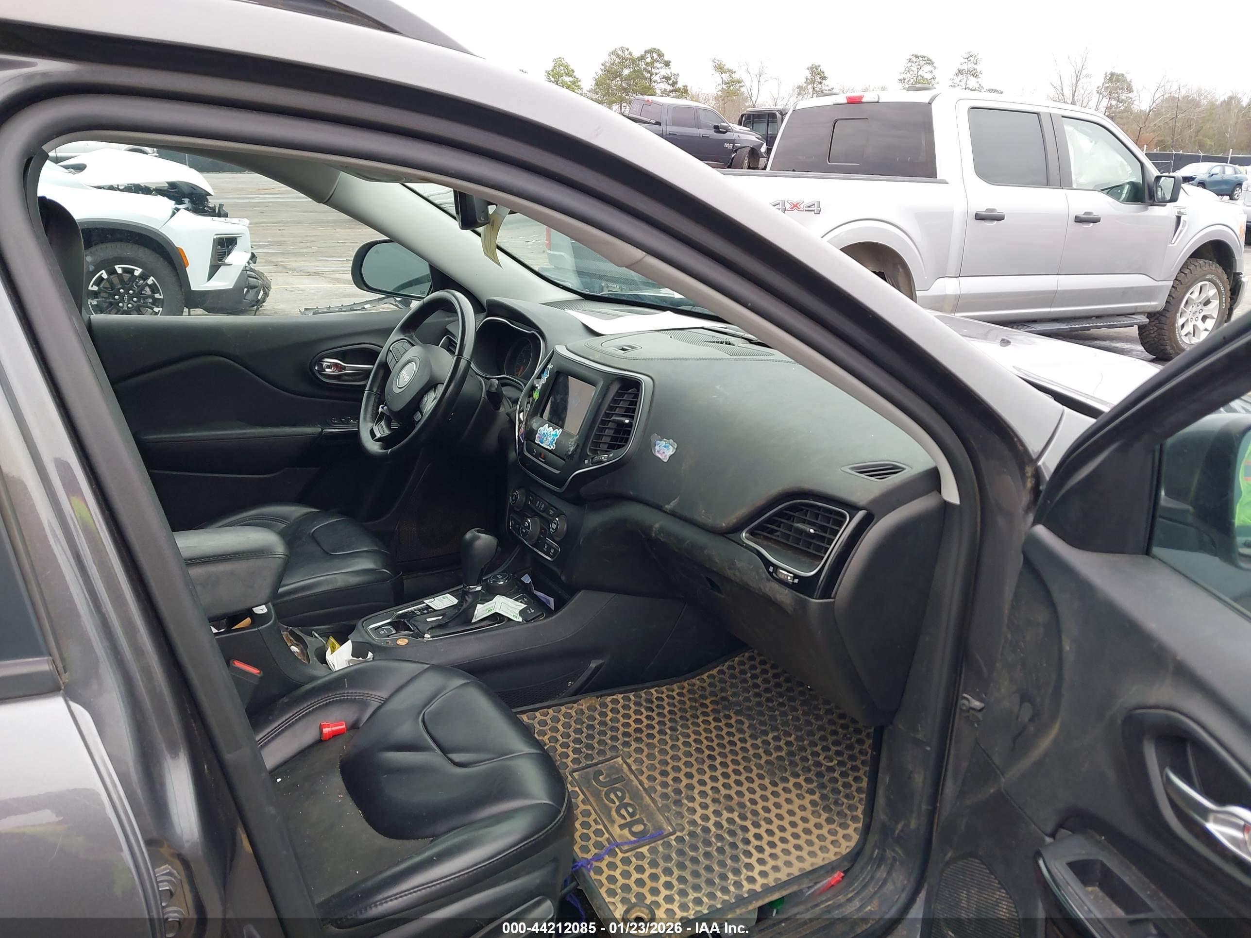 JEEP CHEROKEE image 5