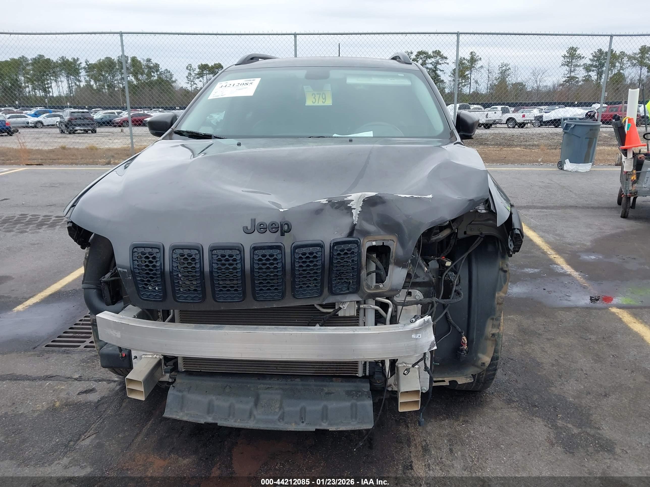 JEEP CHEROKEE image 6