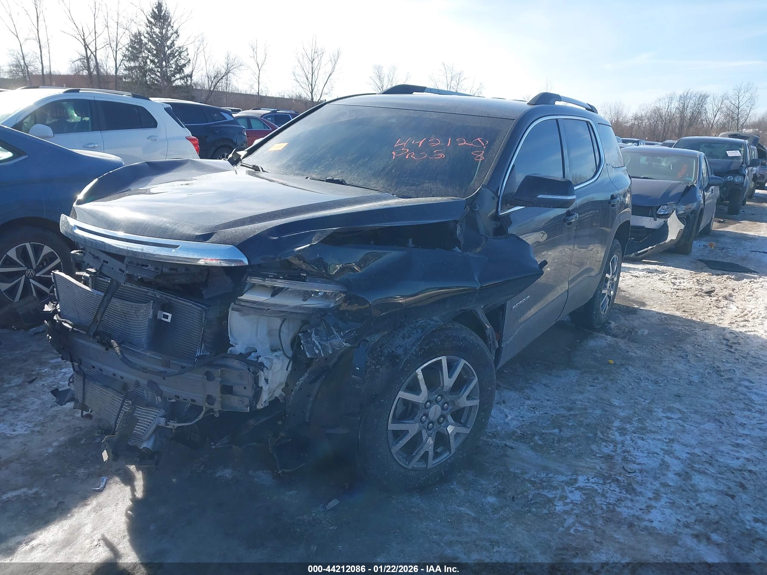 GMC ACADIA image 2
