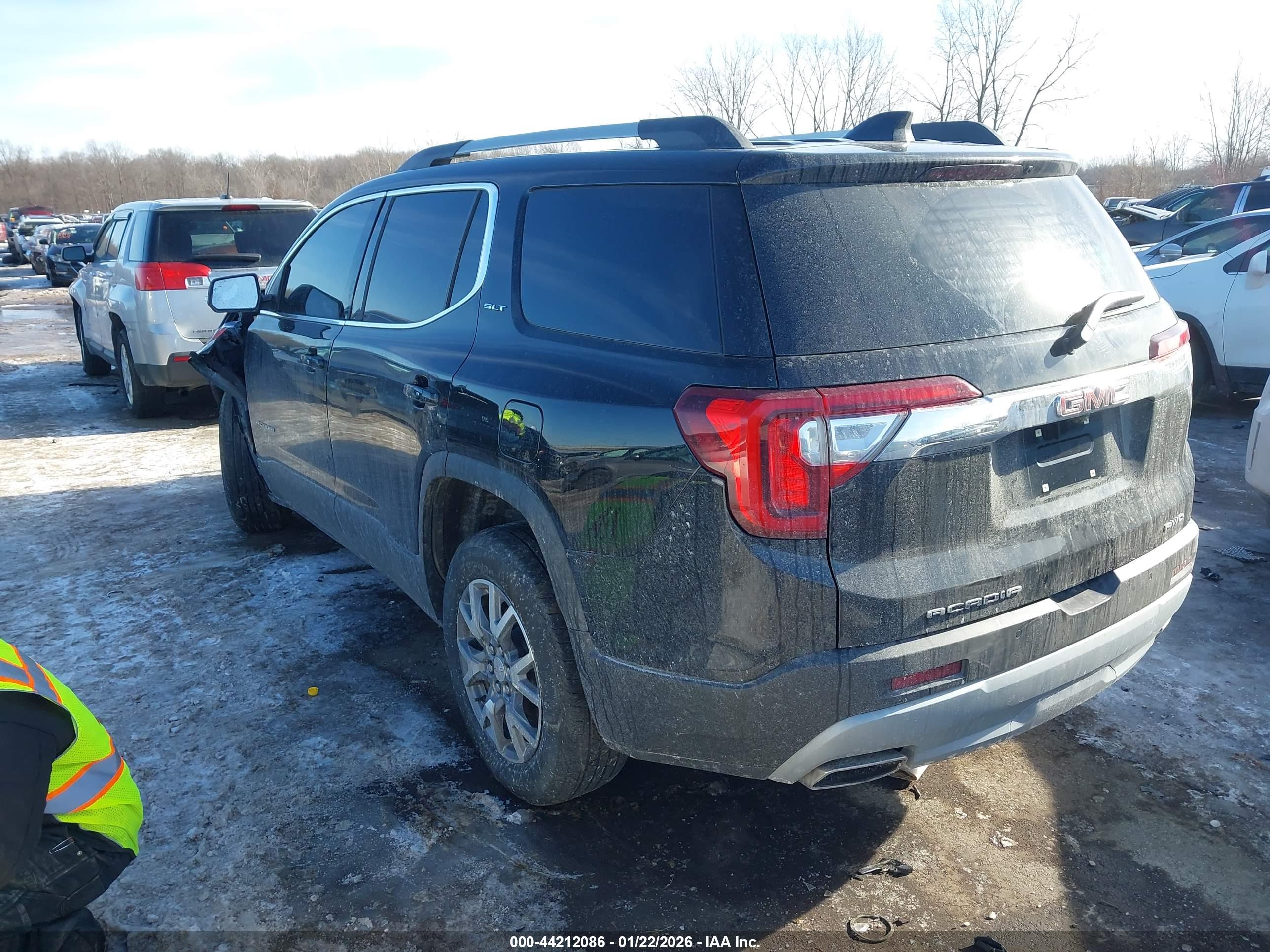 GMC ACADIA image 3