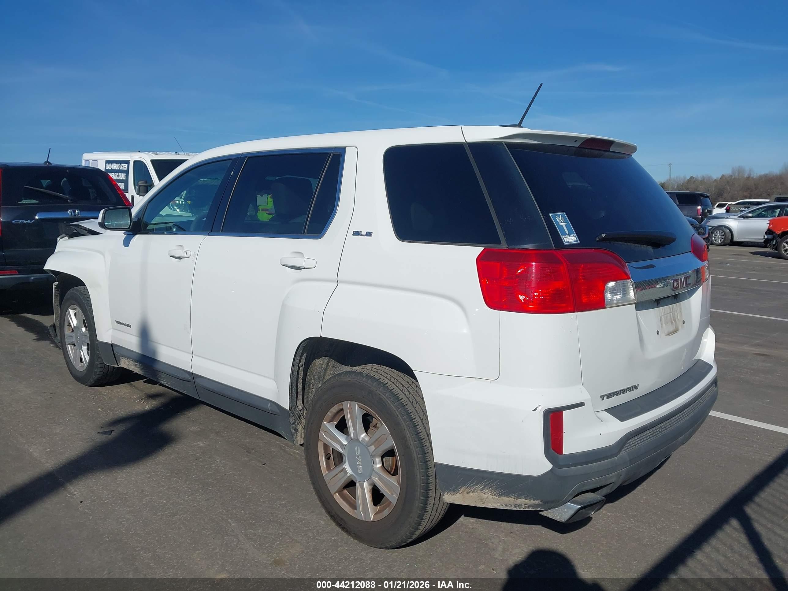 GMC TERRAIN image 3