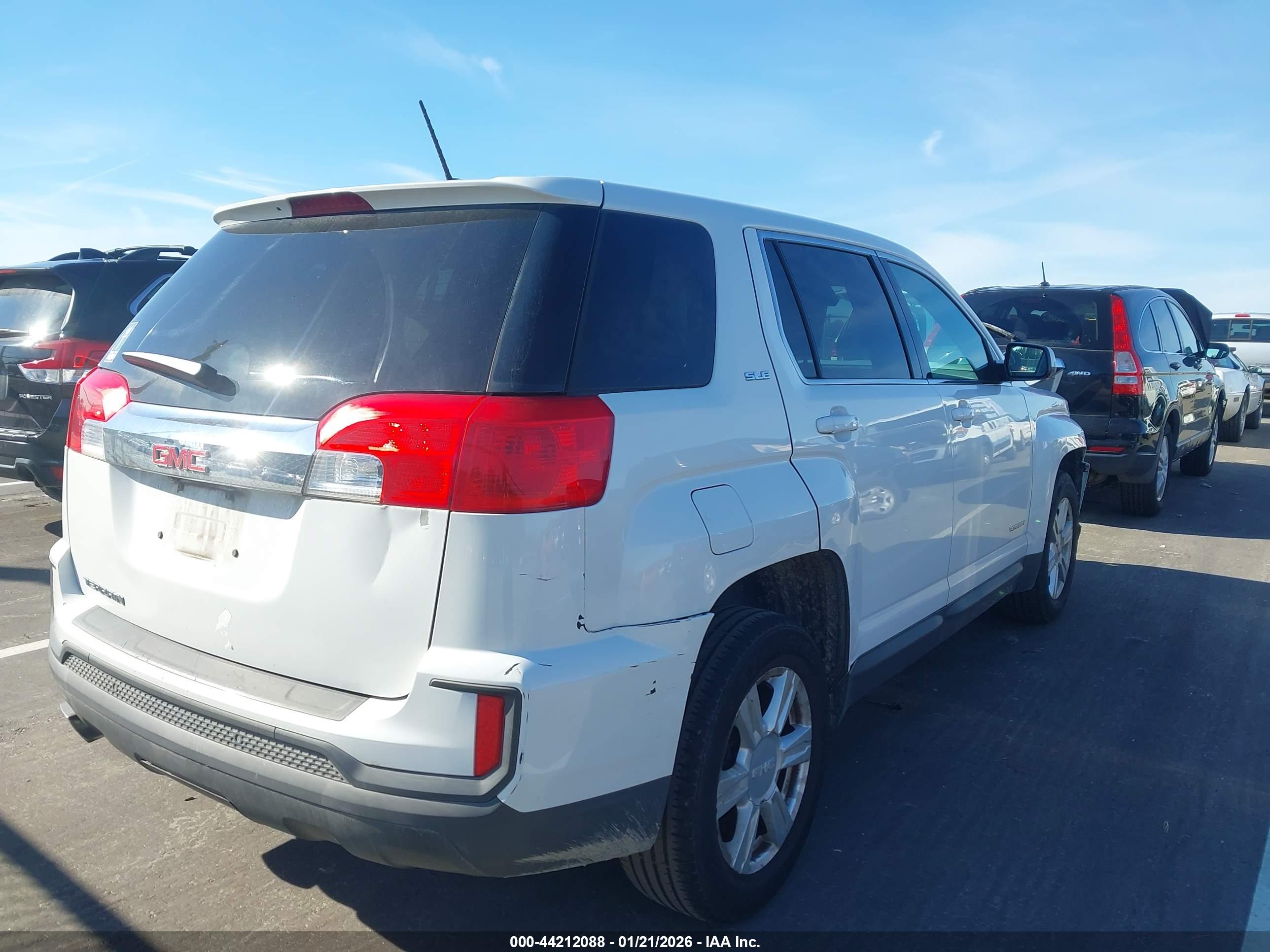 GMC TERRAIN image 4