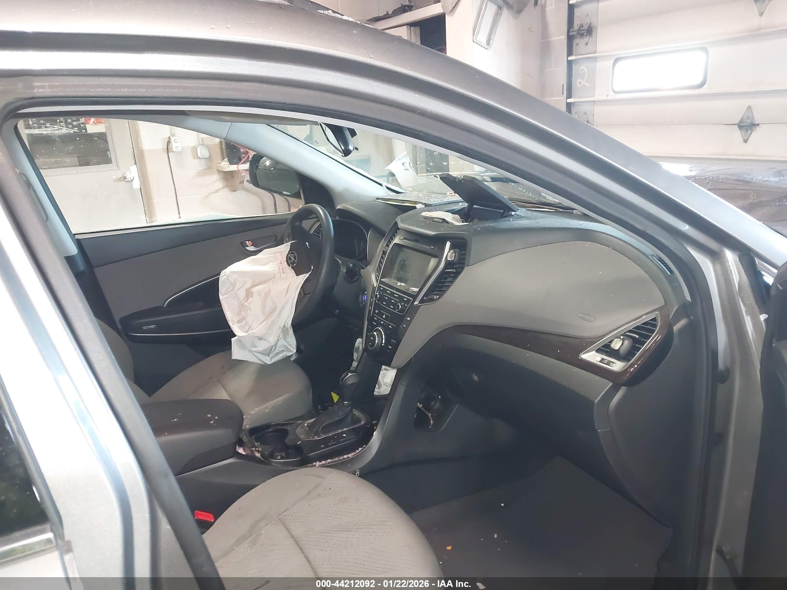 HYUNDAI SANTA image 5