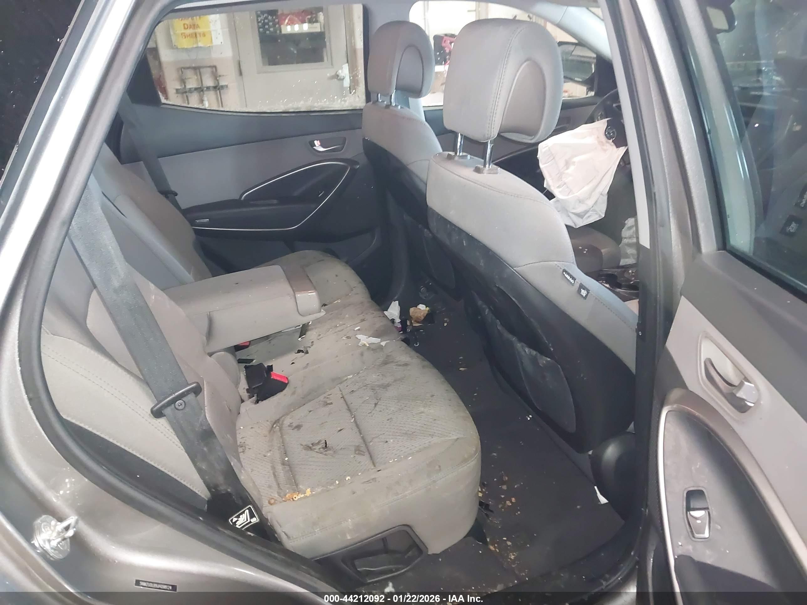 HYUNDAI SANTA image 8