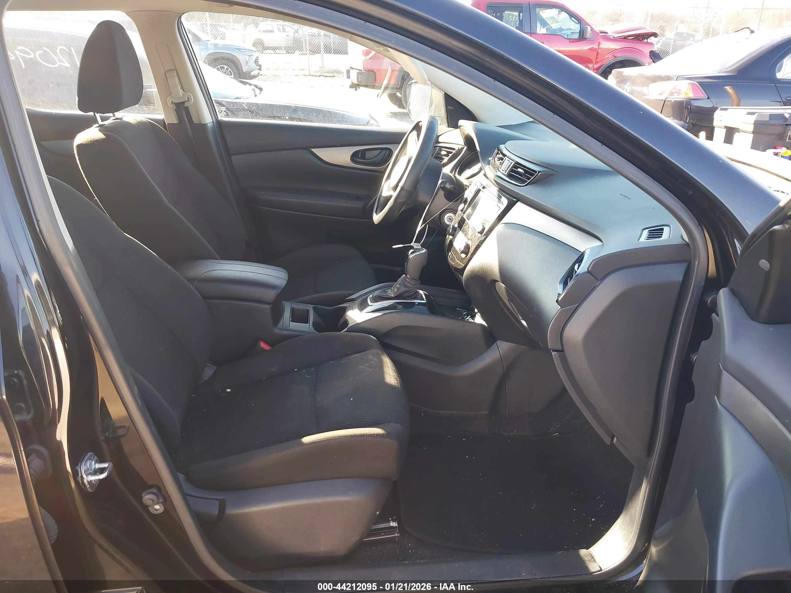 NISSAN ROGUE image 5