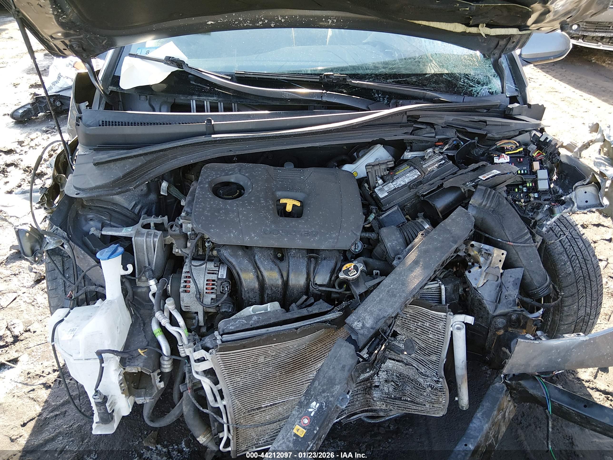 HYUNDAI ELANTRA image 10