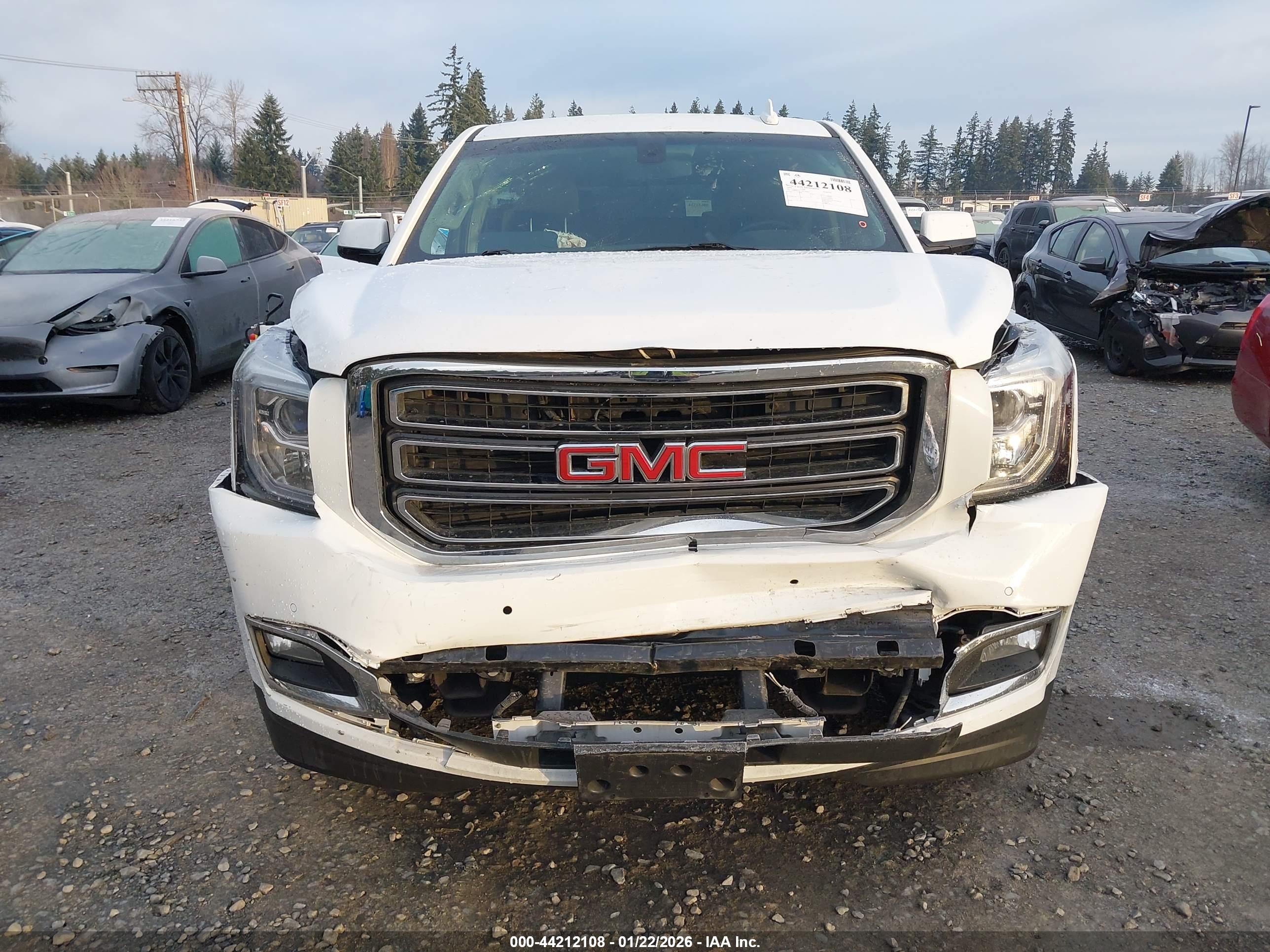 GMC YUKON image 6