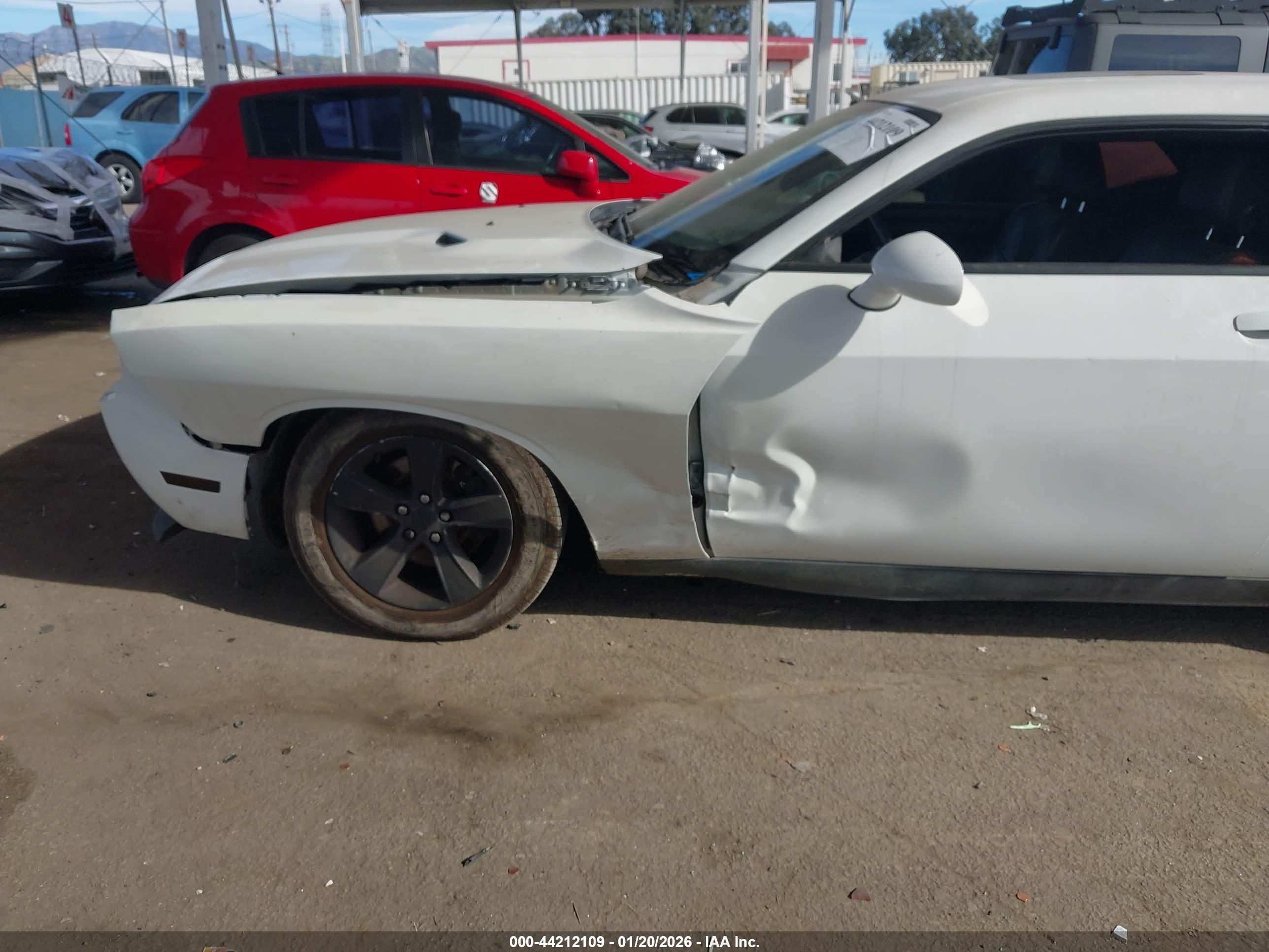 DODGE CHALLENGER image 6