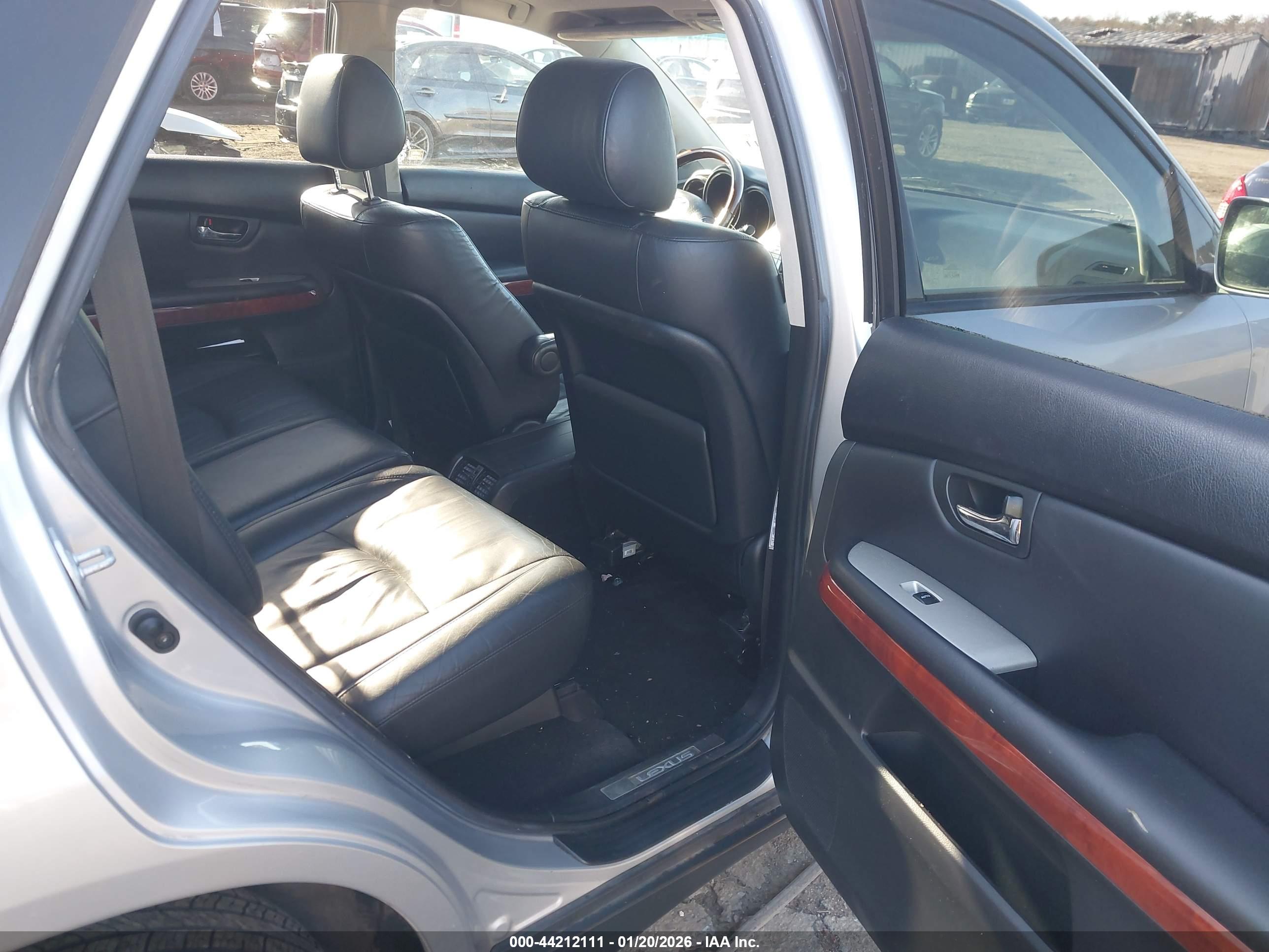 LEXUS RX image 8