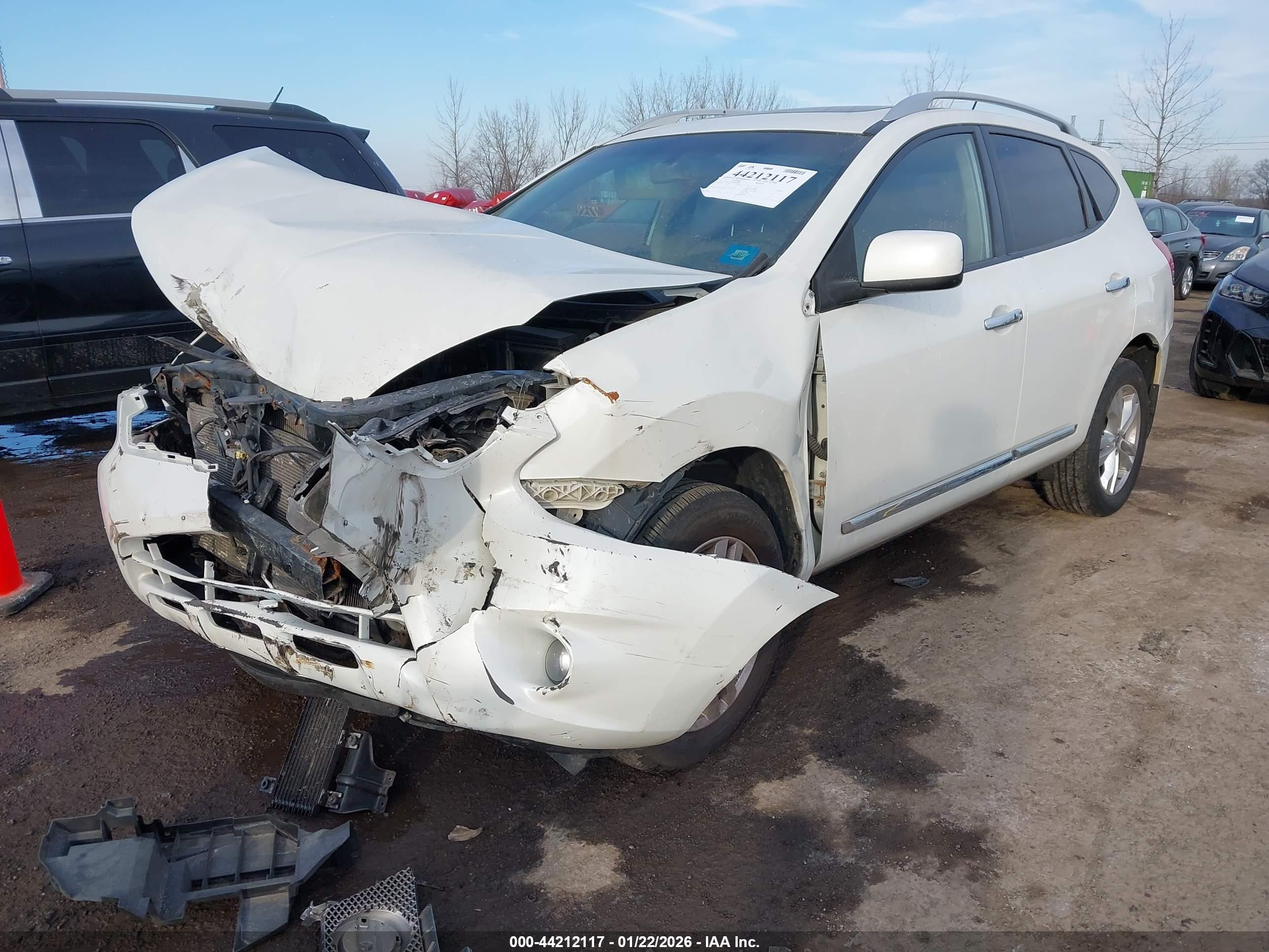 NISSAN ROGUE image 2
