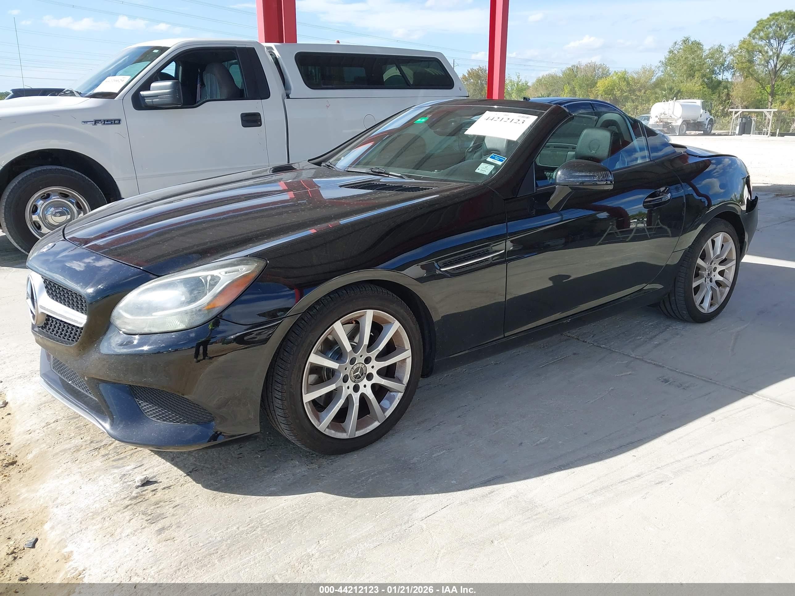MERCEDES-BENZ SLC image 2