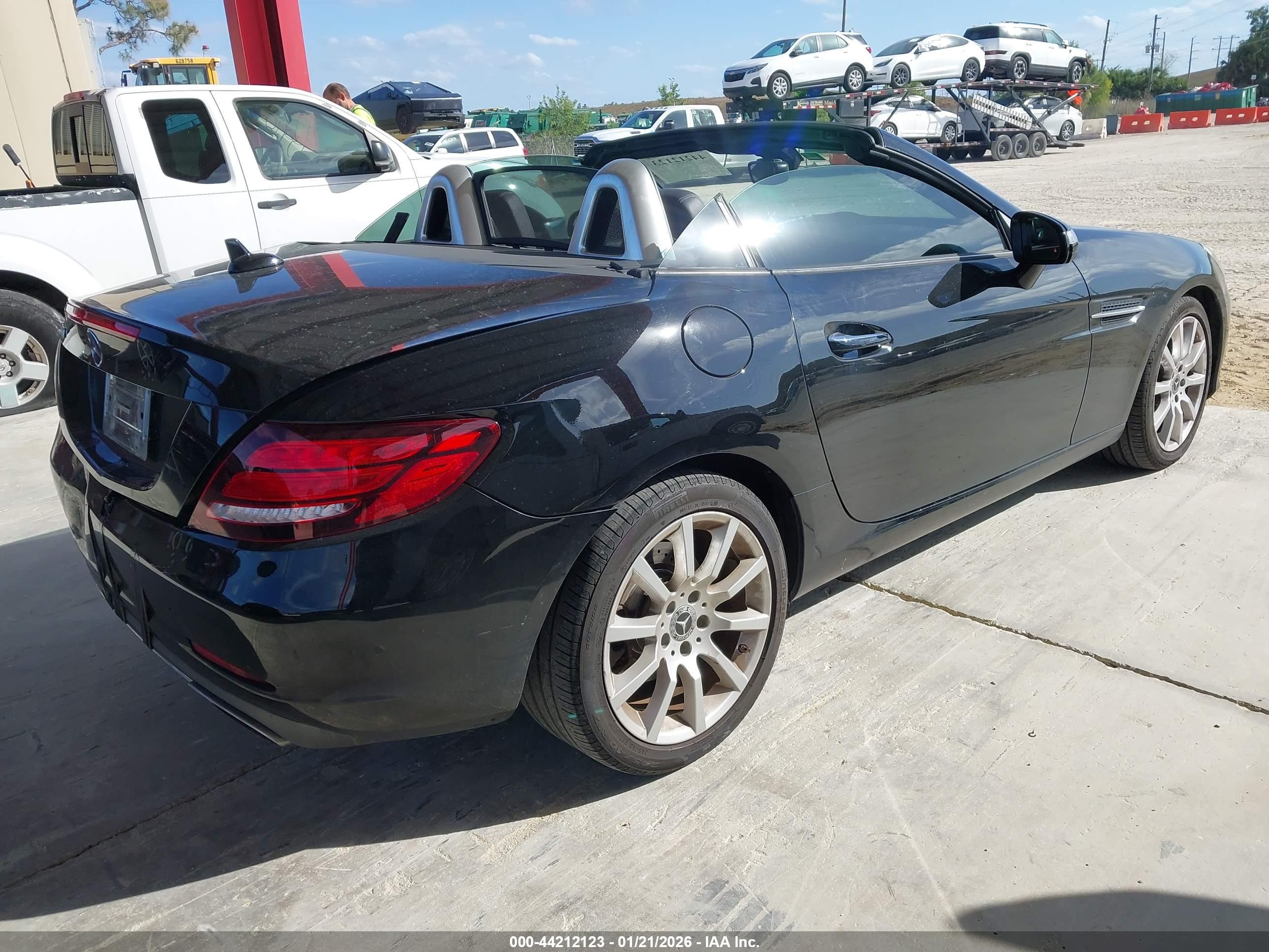 MERCEDES-BENZ SLC image 4
