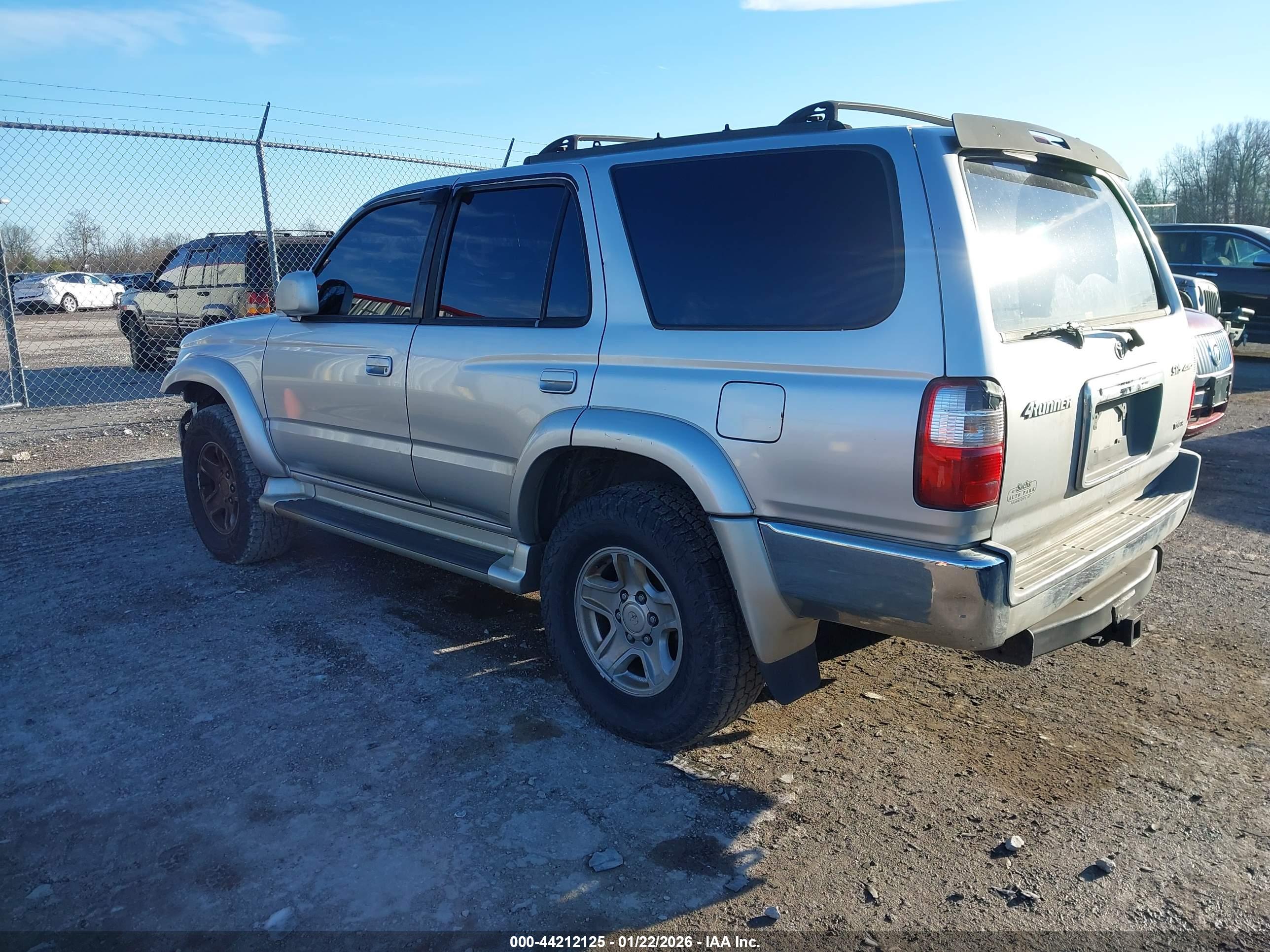 TOYOTA 4RUNNER image 3