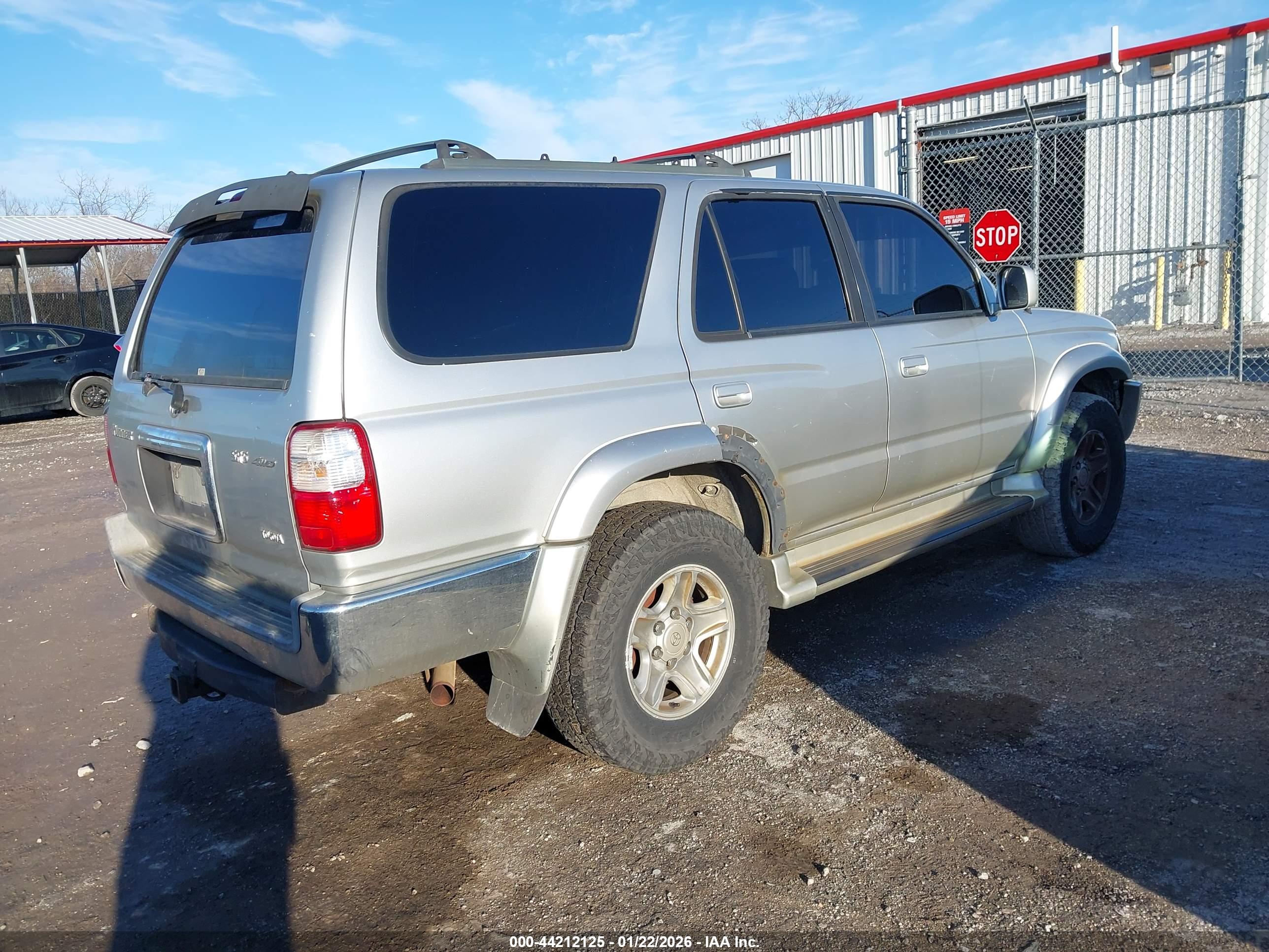 TOYOTA 4RUNNER image 4
