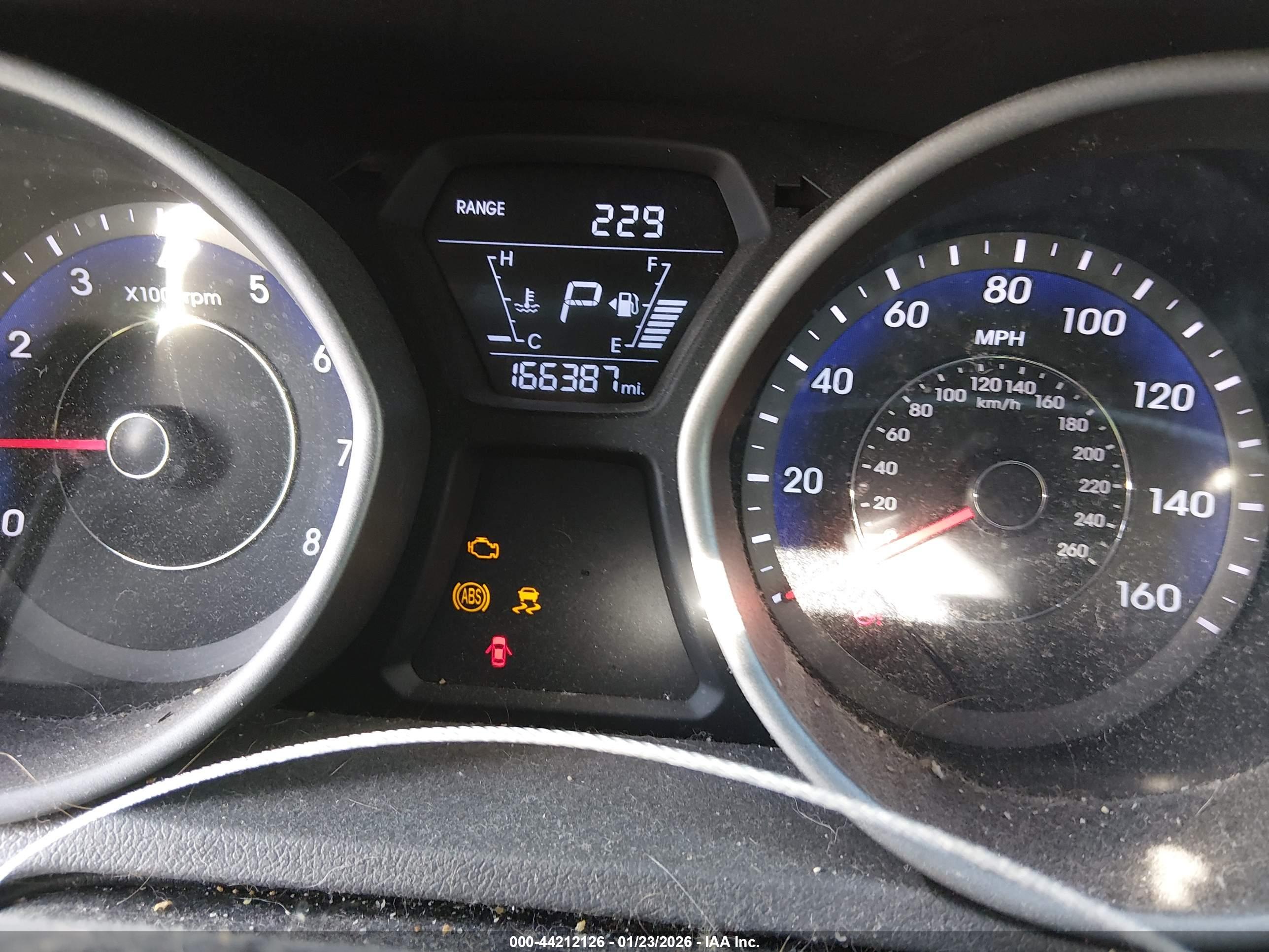 HYUNDAI ELANTRA image 7
