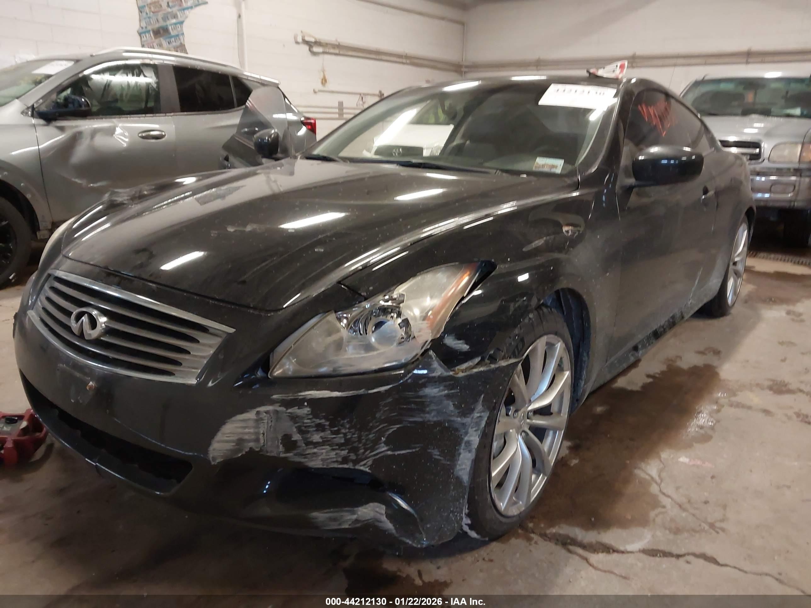 INFINITI G37 image 6