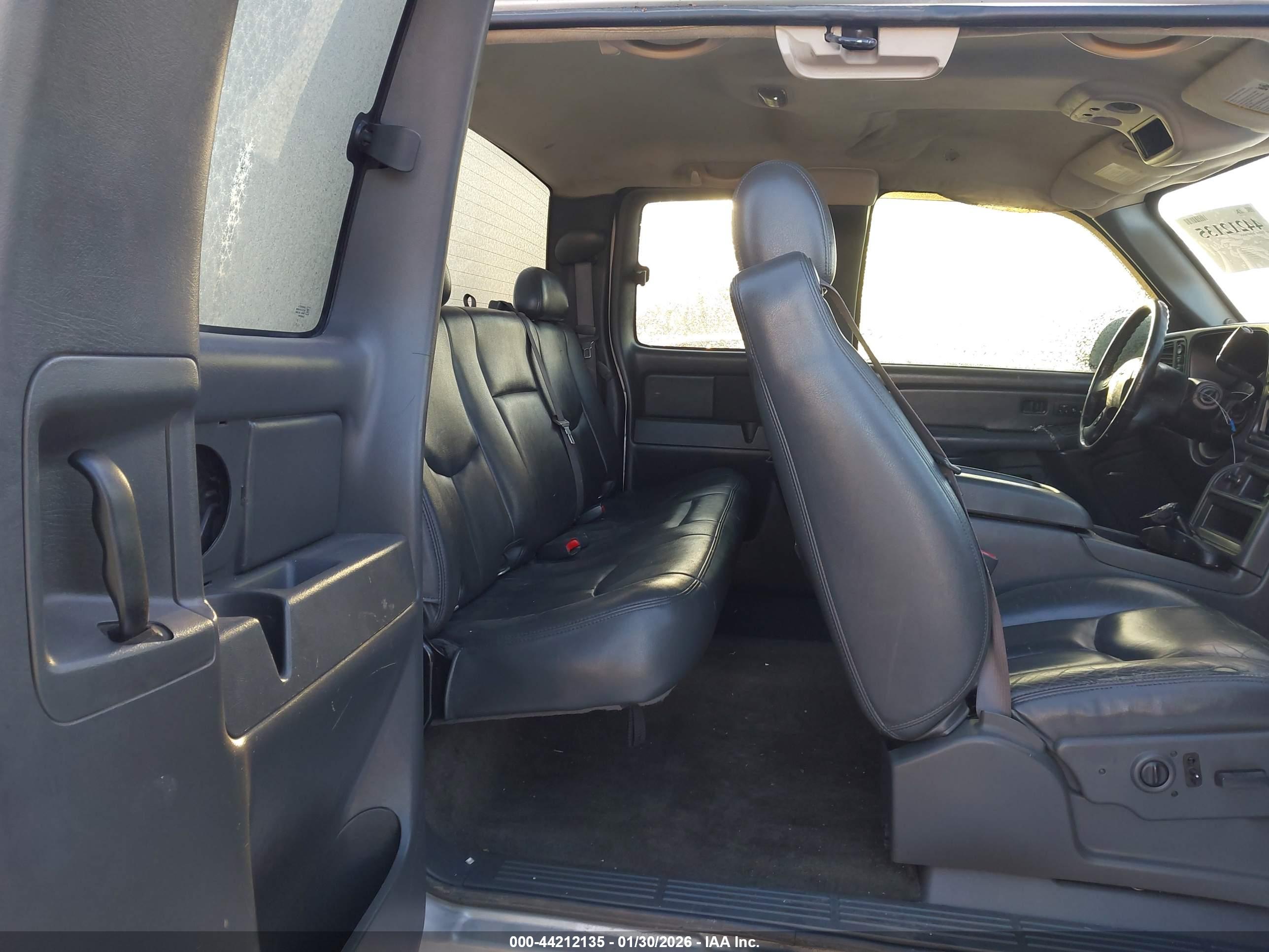GMC SIERRA image 8