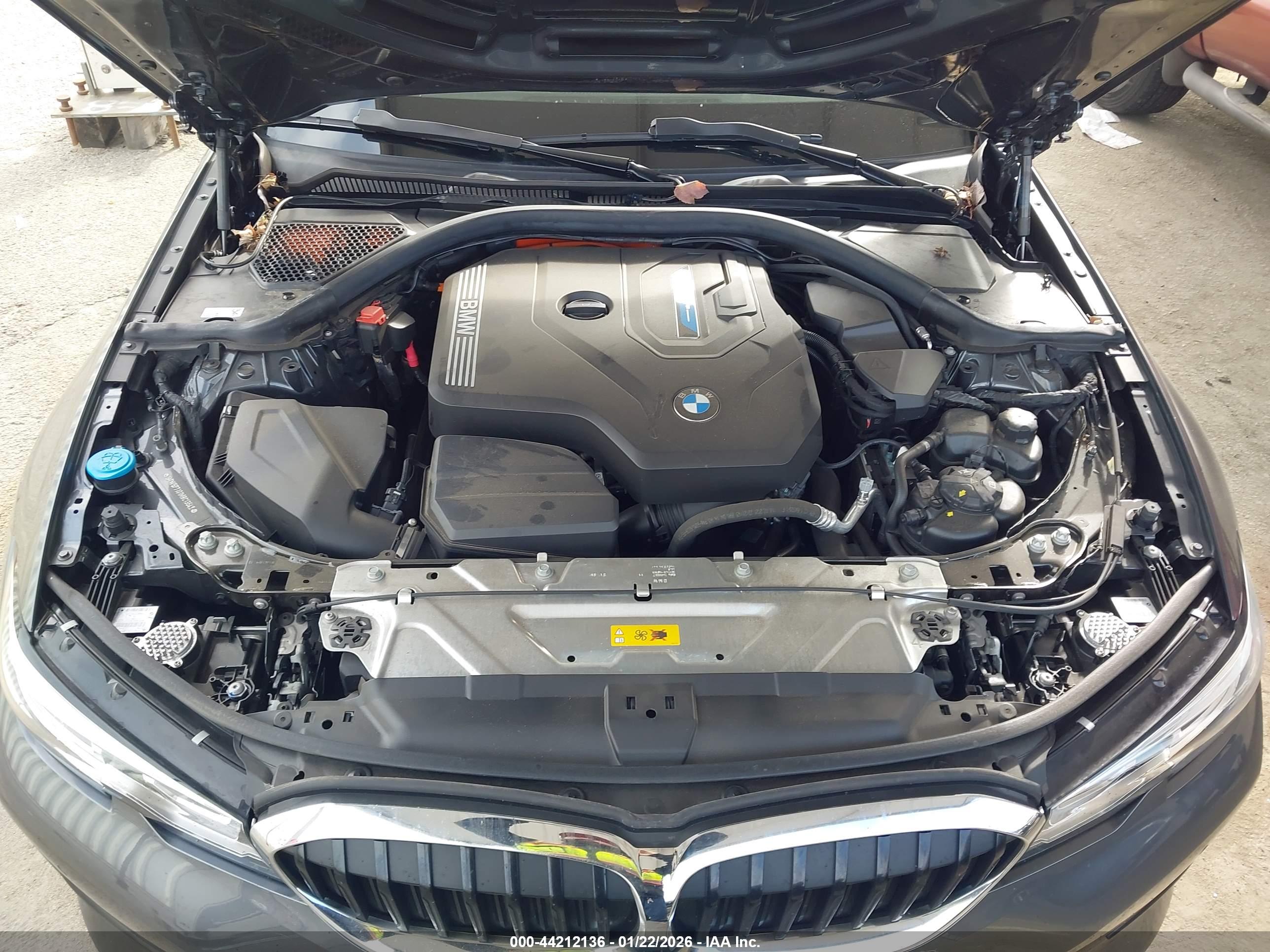 BMW 3 image 10