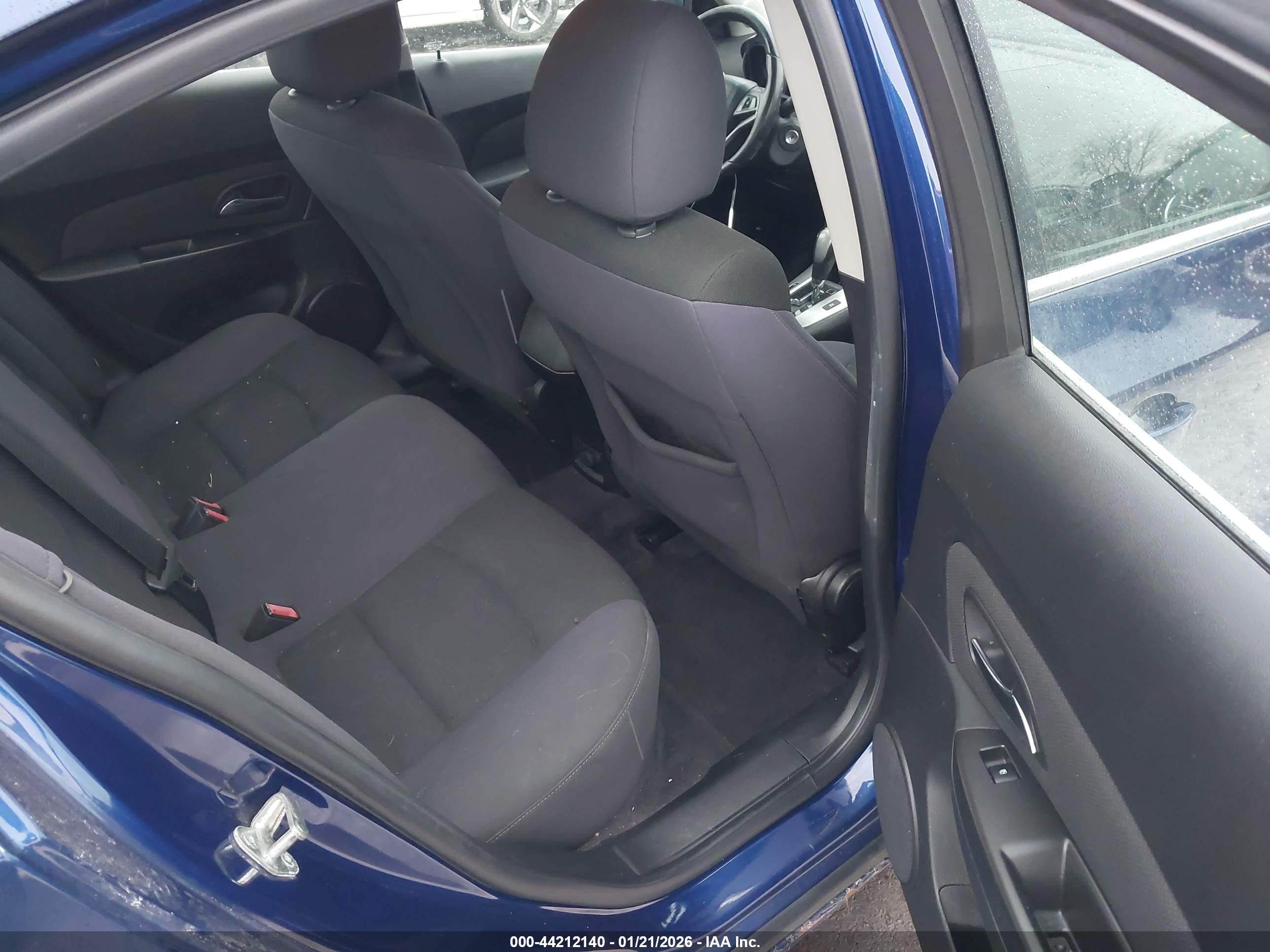 CHEVROLET CRUZE image 8